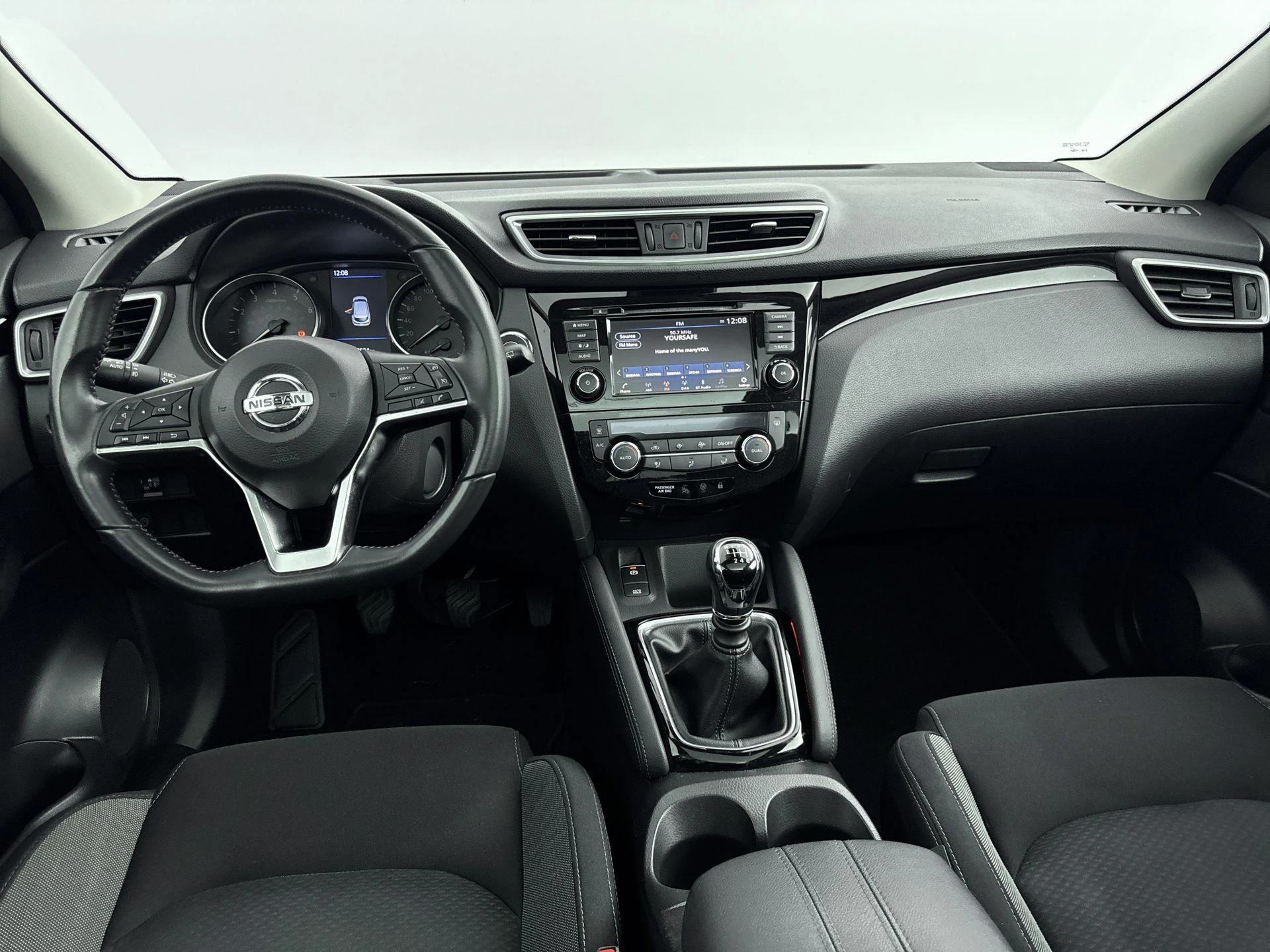 Nissan-QASHQAI-image-7
