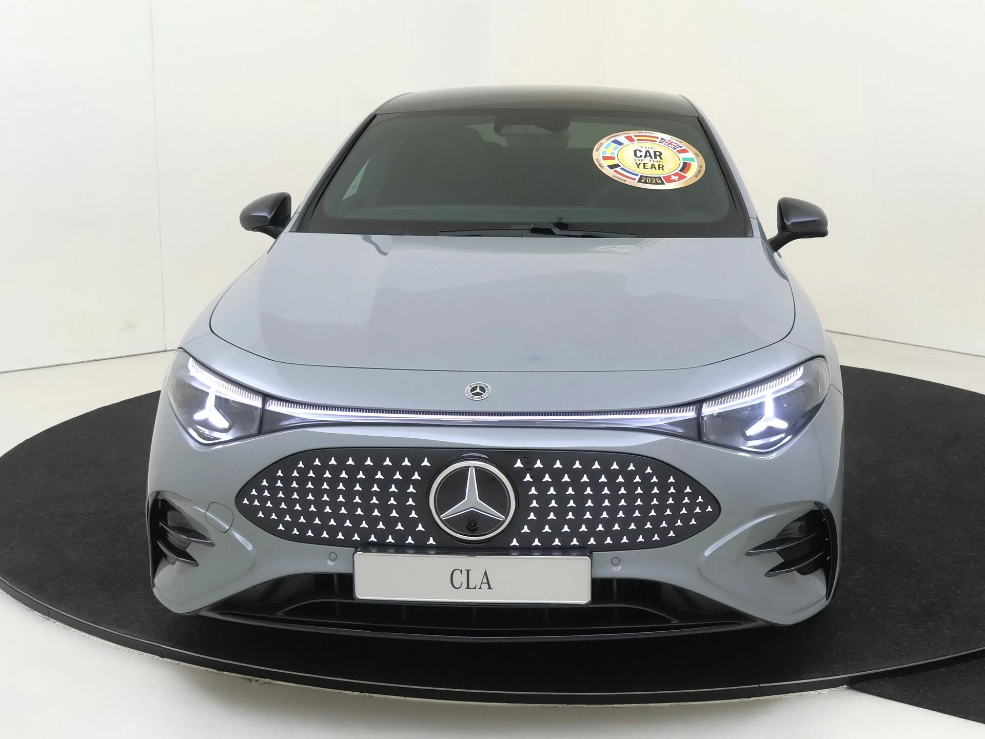 Mercedes-Benz-CLA-image-4