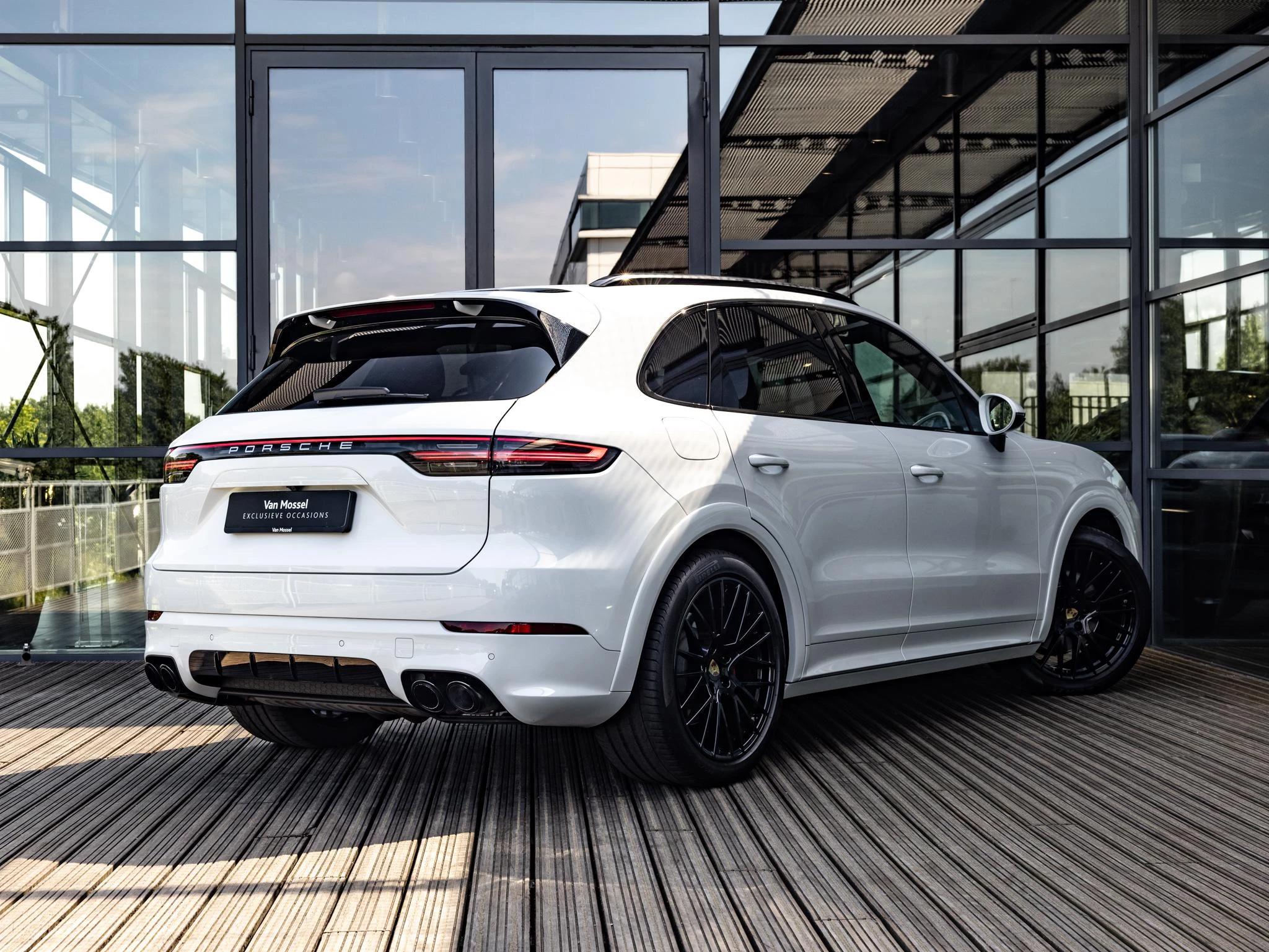 Porsche-Cayenne-image-3
