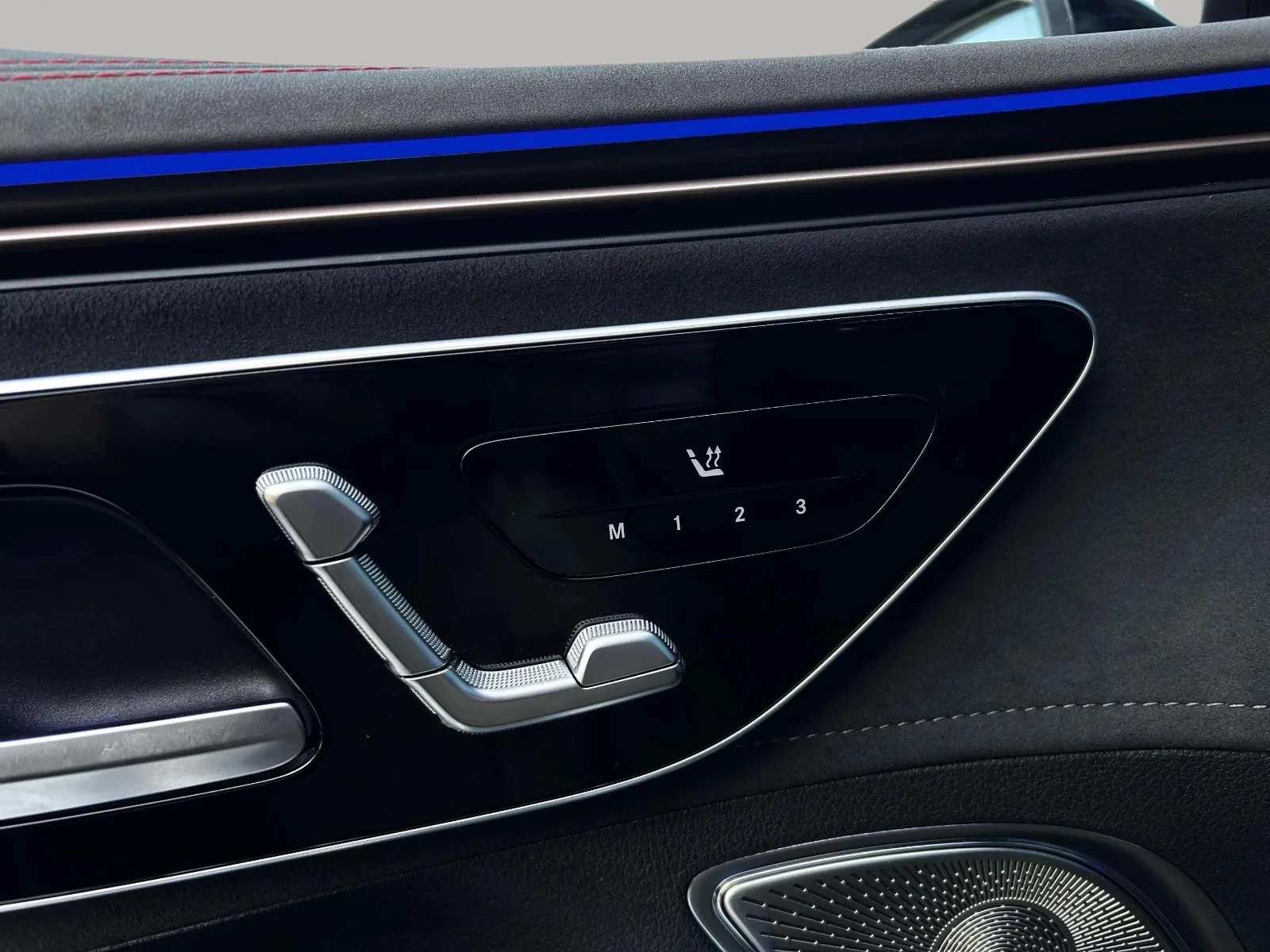 Mercedes-Benz-EQE-image-11