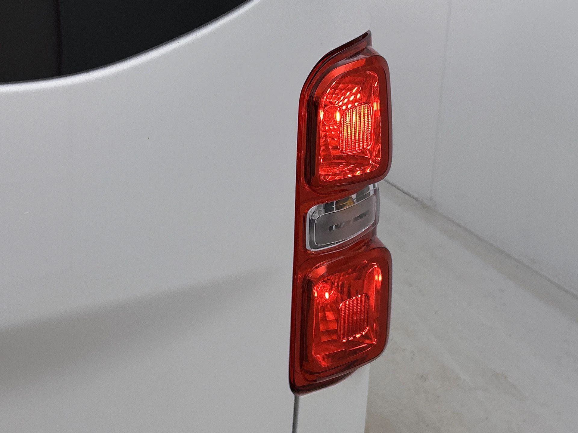 Opel-Vivaro-e-image-20