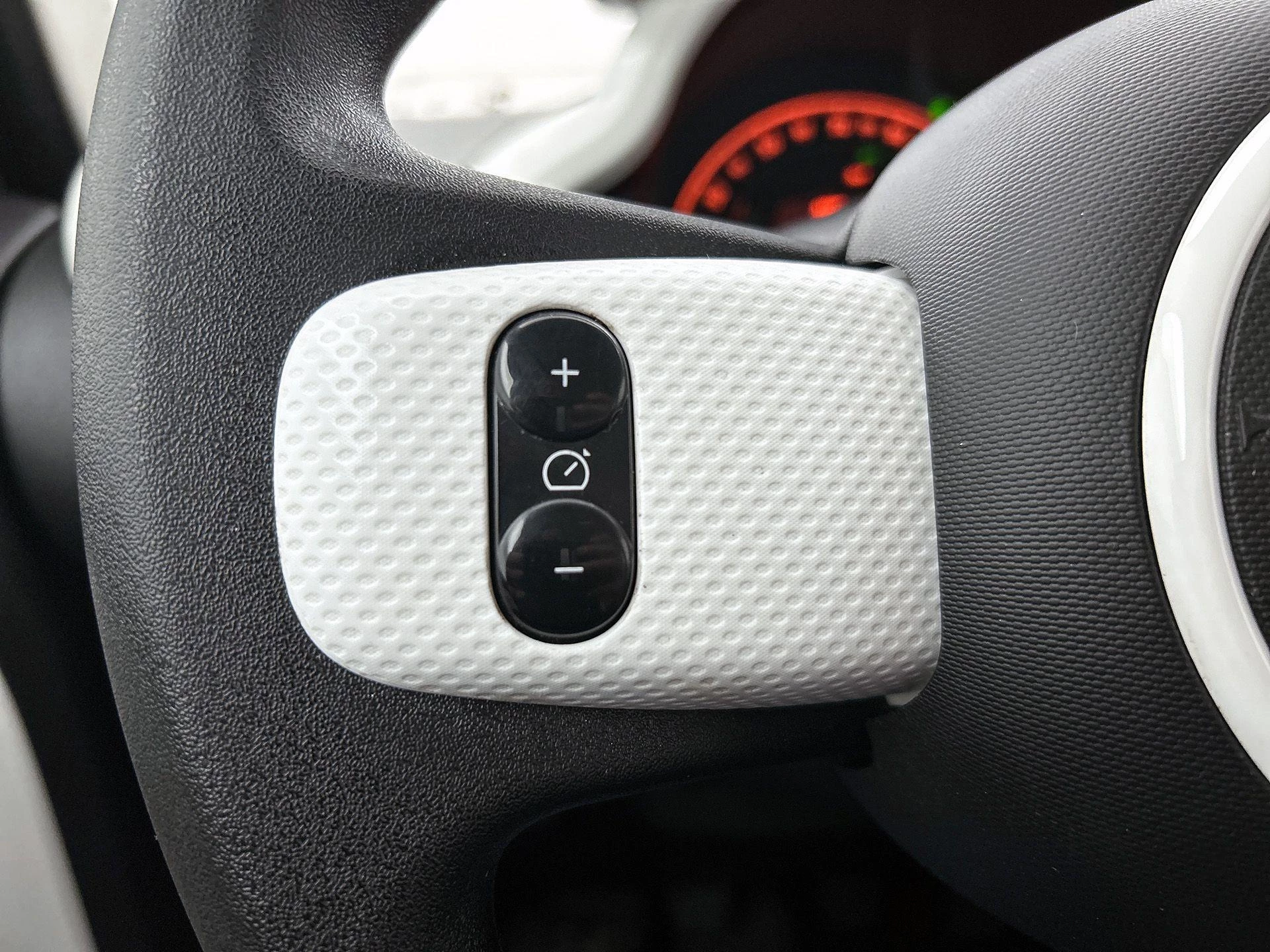 Renault-Twingo-image-5