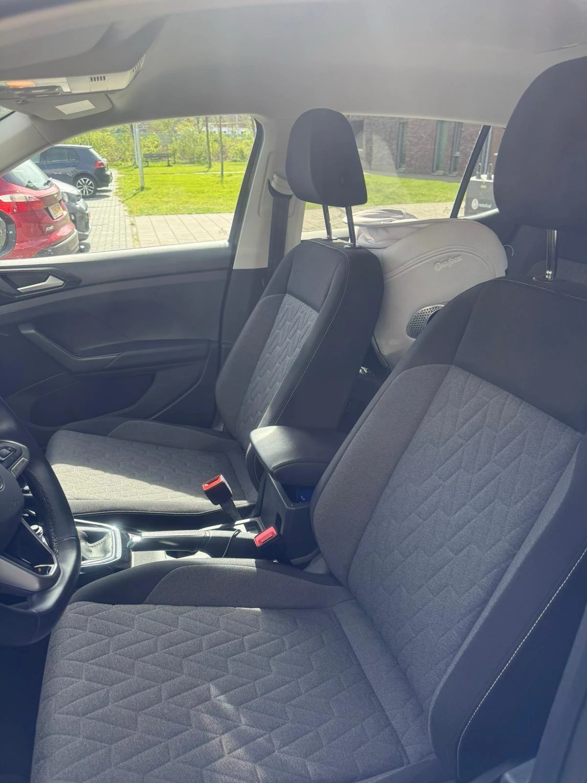 Volkswagen-T-Cross-image-4