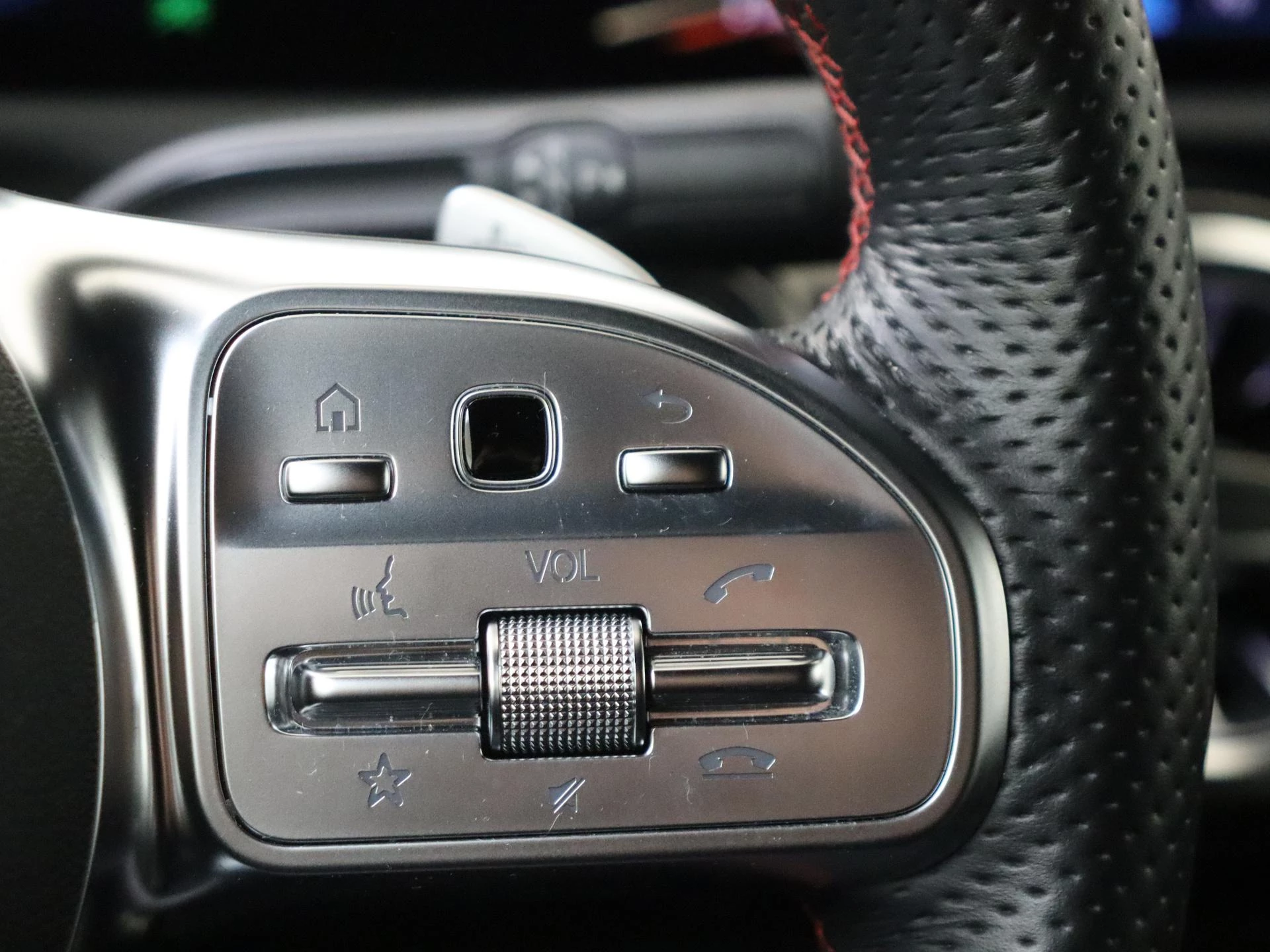 Mercedes-Benz-A-Klasse-image-13