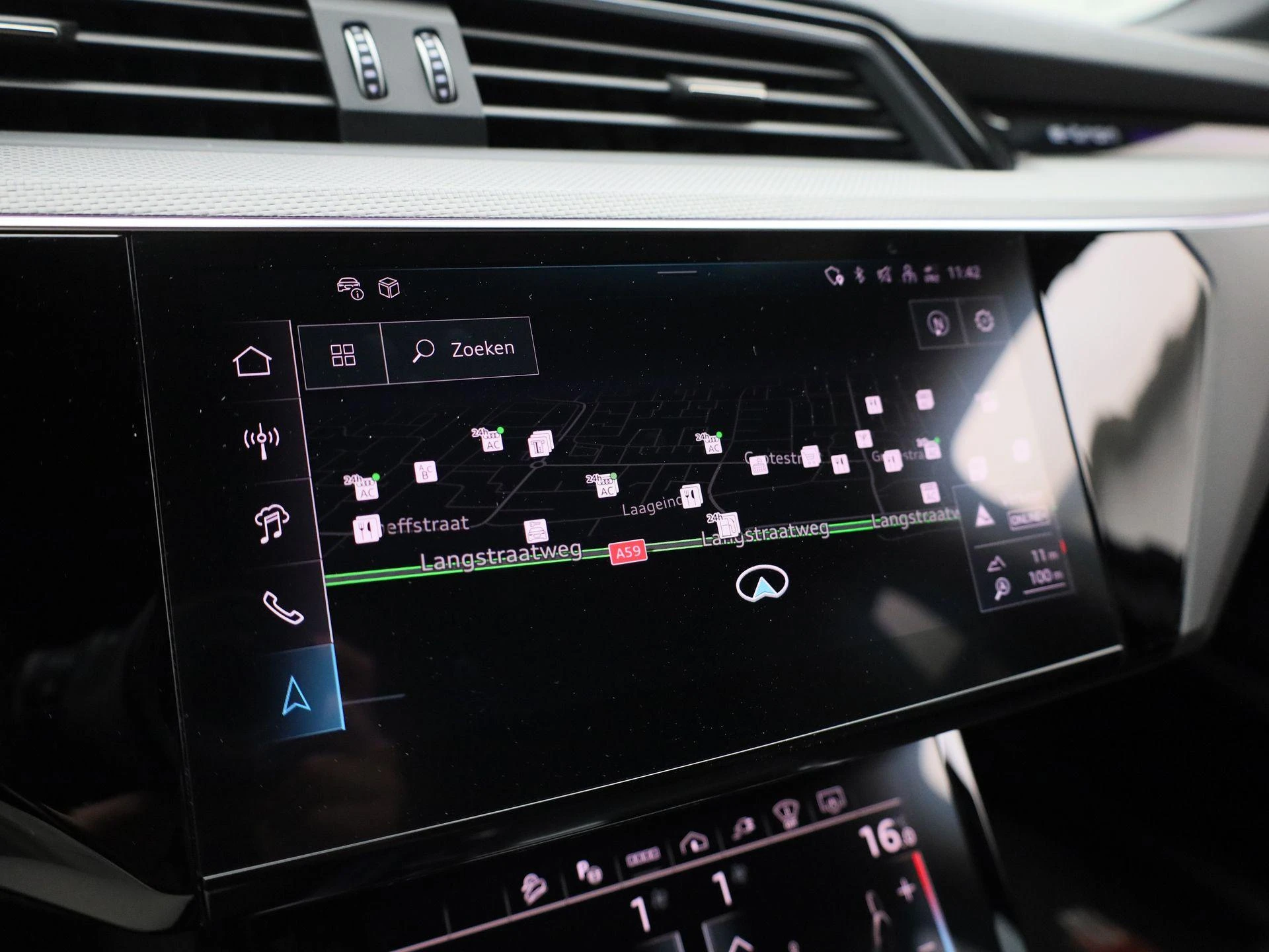 Audi-Q8 Sportback e-tron-image-26