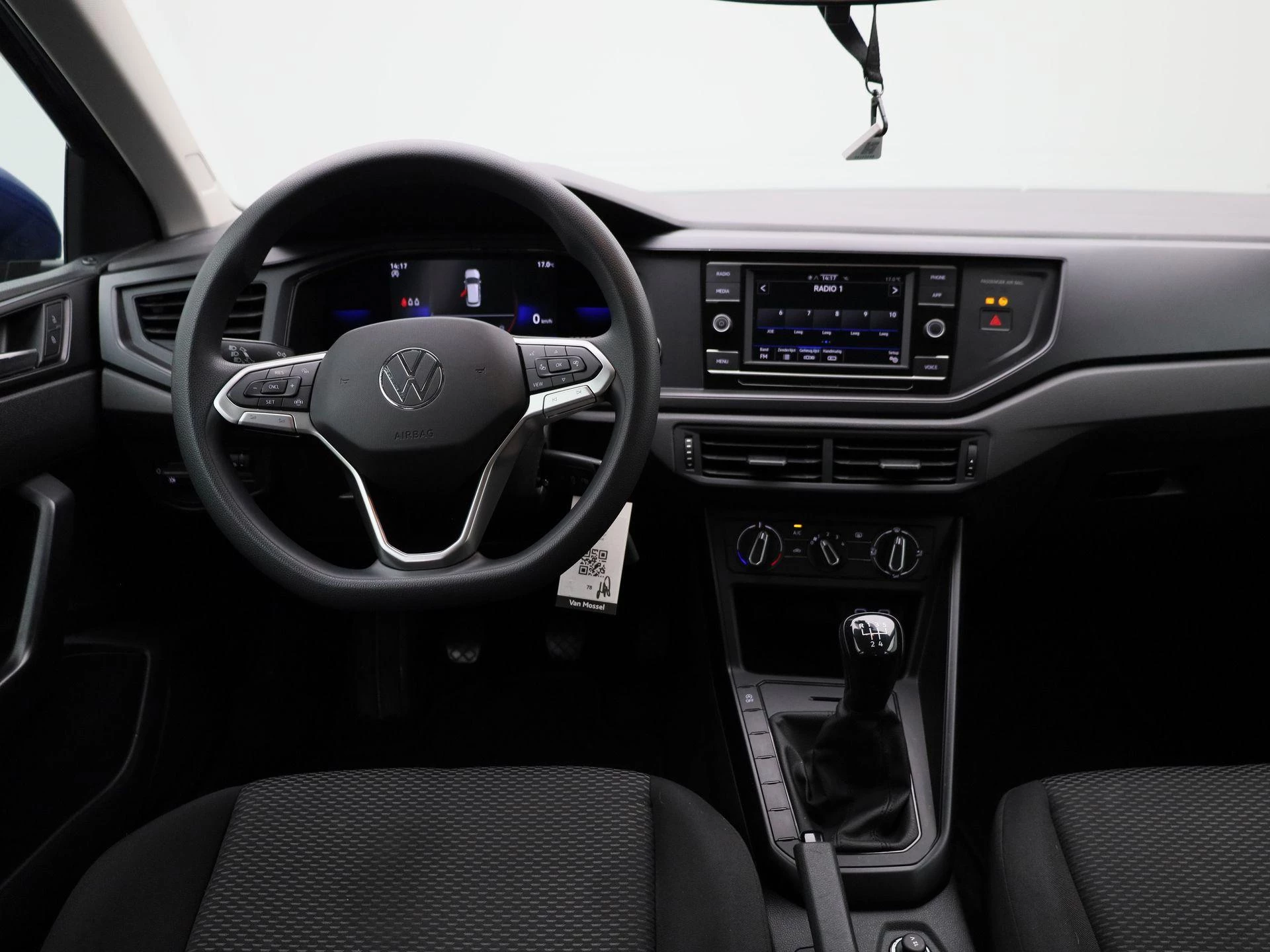 Volkswagen-Polo-image-6