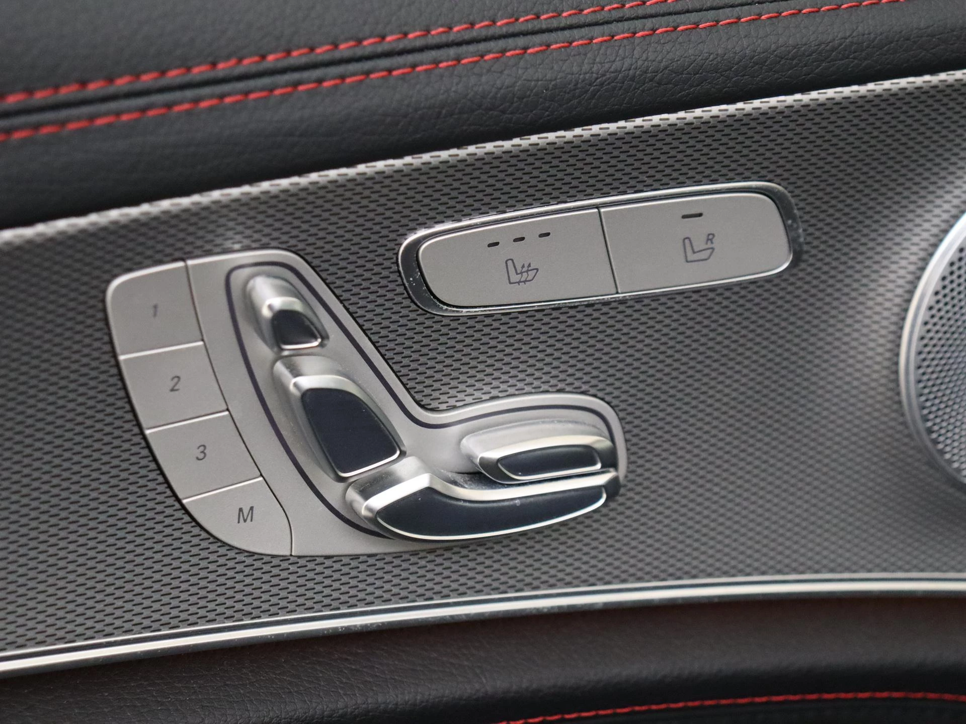 Mercedes-Benz-E-Klasse-image-34