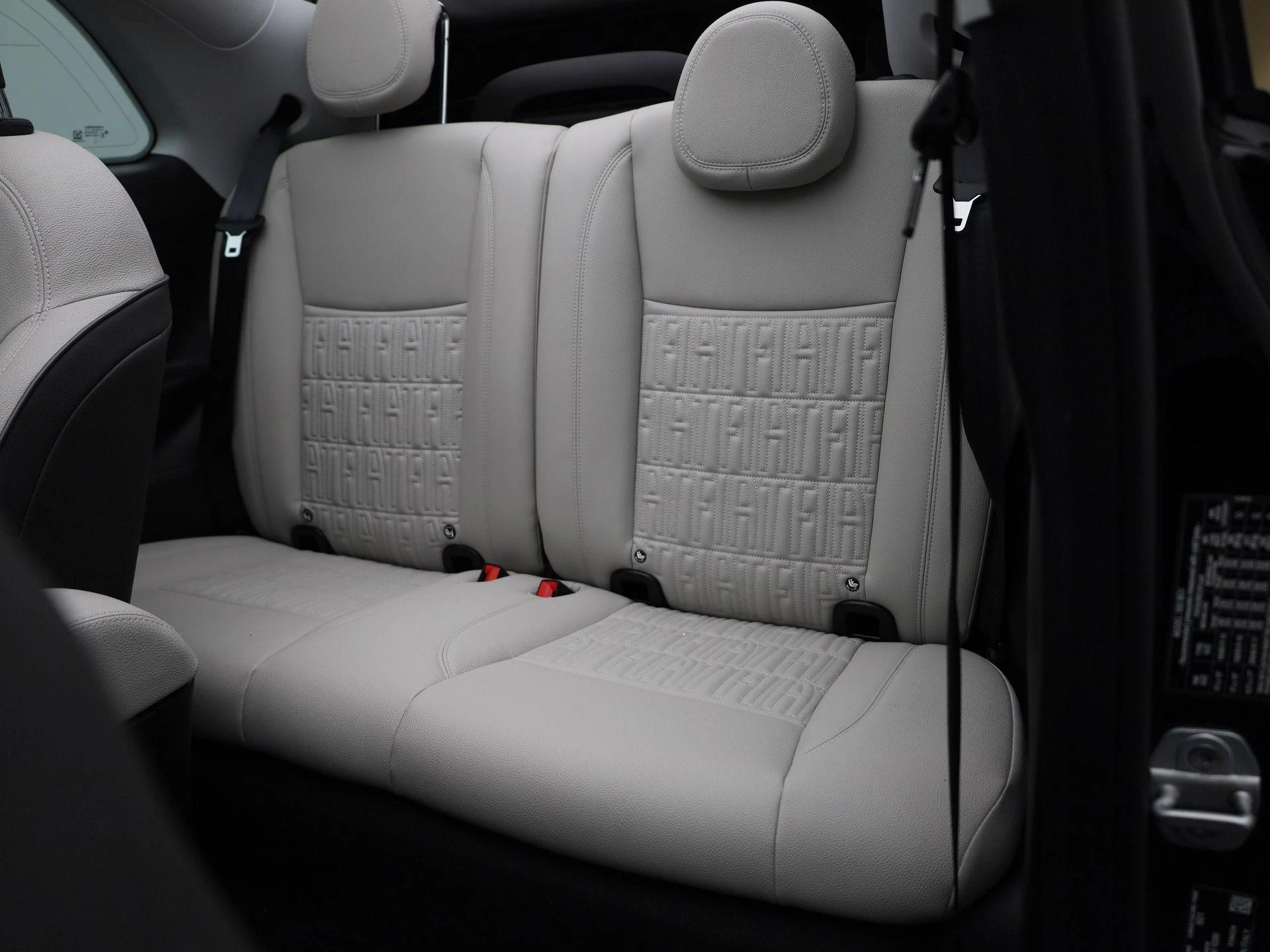 Fiat-500C-image-11
