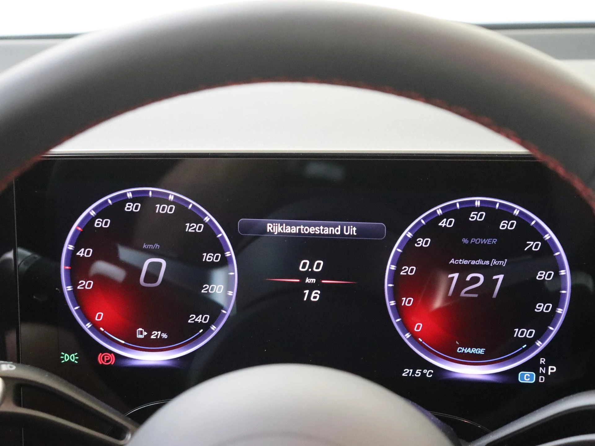 Mercedes-Benz-GLB-image-11