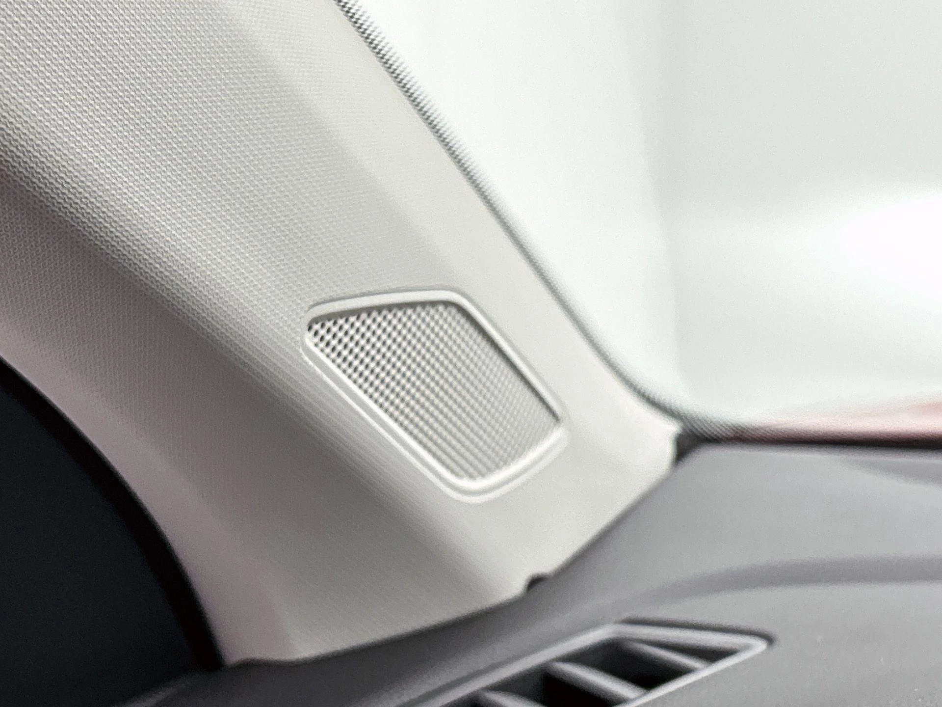 Volkswagen-T-Cross-image-10