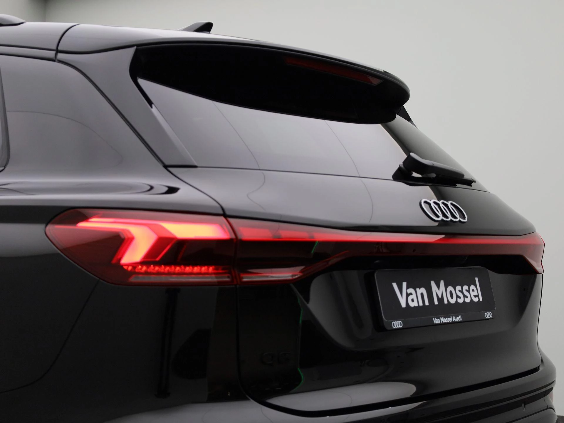 Audi-Q6 e-tron-image-47