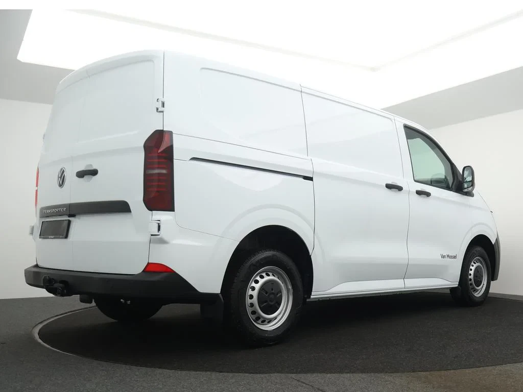 Volkswagen-Transporter-image-1