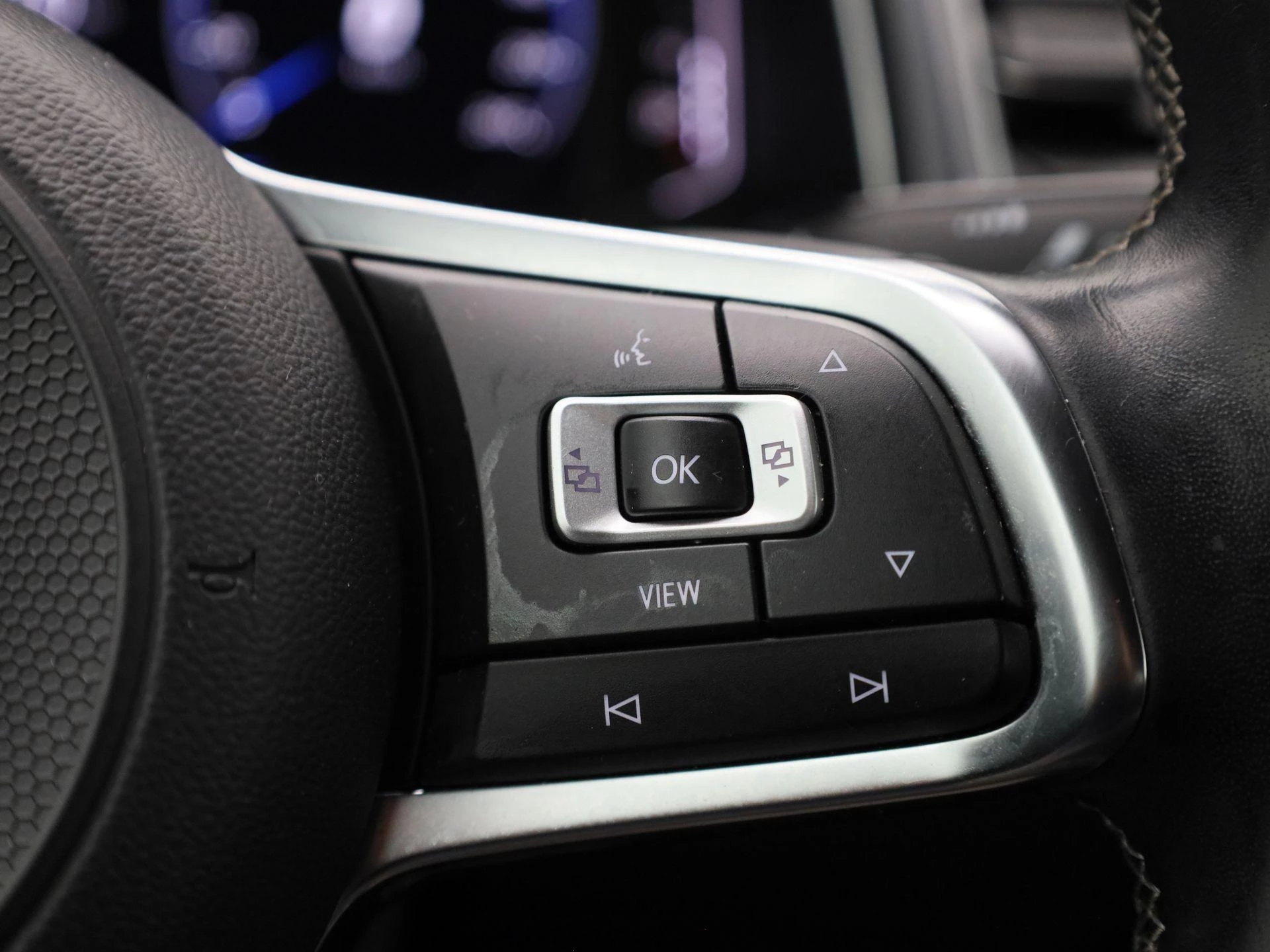 Volkswagen-T-Roc-image-26