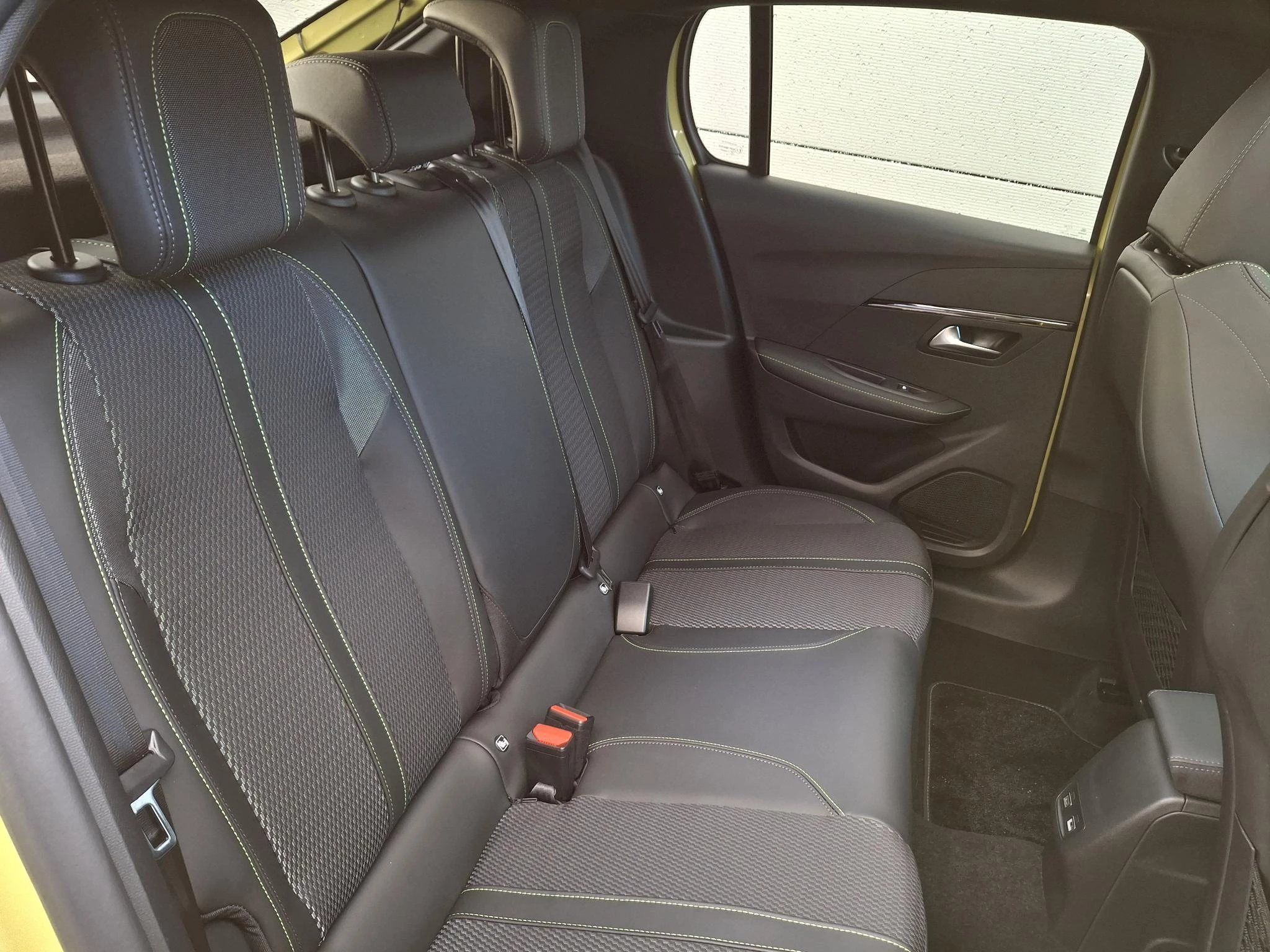 Peugeot 208 1.2 Hybrid 110 e-DCS6 GT