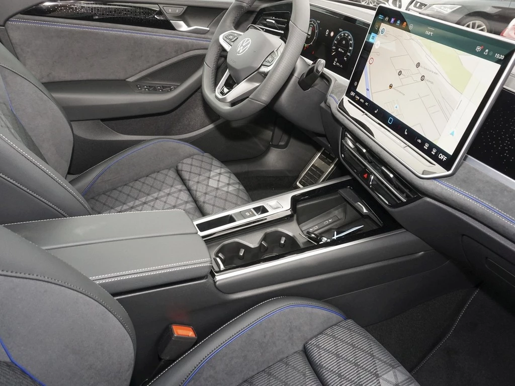 Volkswagen-Passat-image-8
