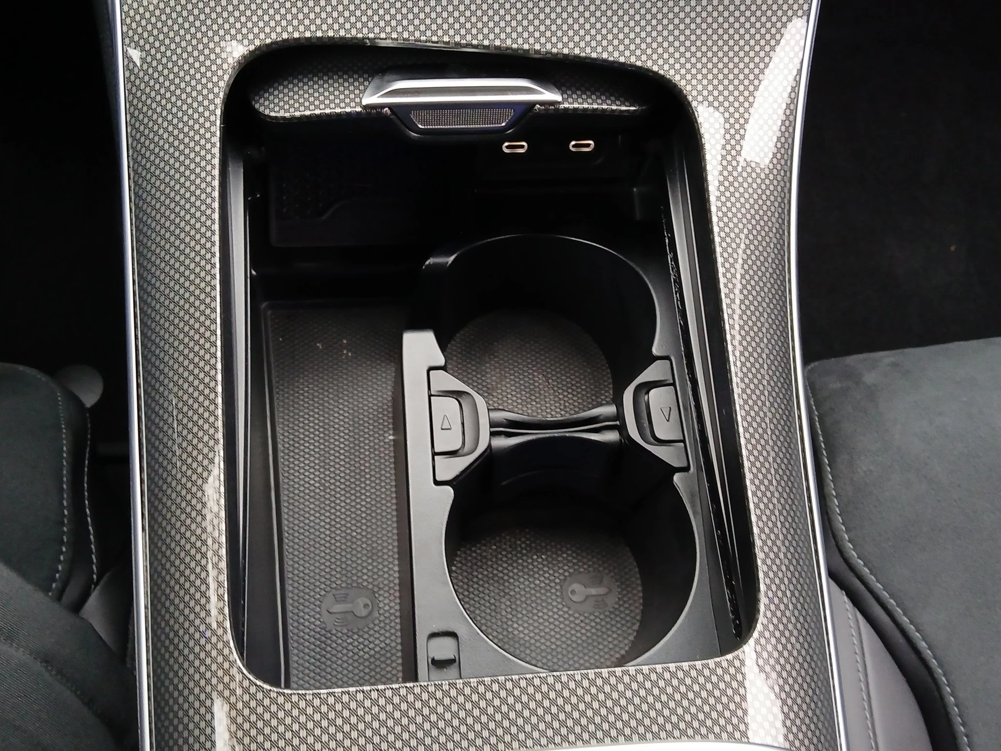 Mercedes-Benz C-Klasse 300 d T AMG Line AUT | AHK | LED | NAV