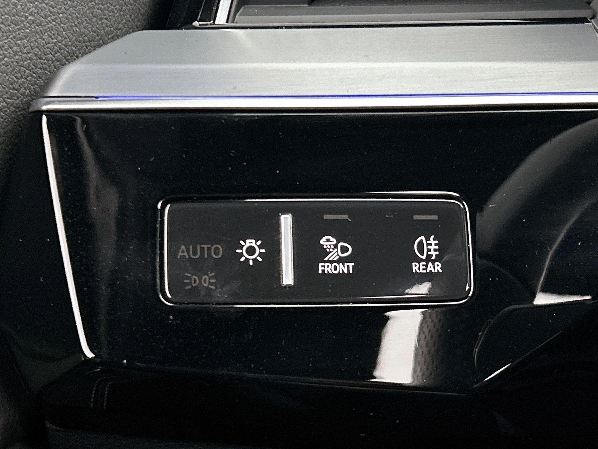Audi-Q8 Sportback e-tron-image-15