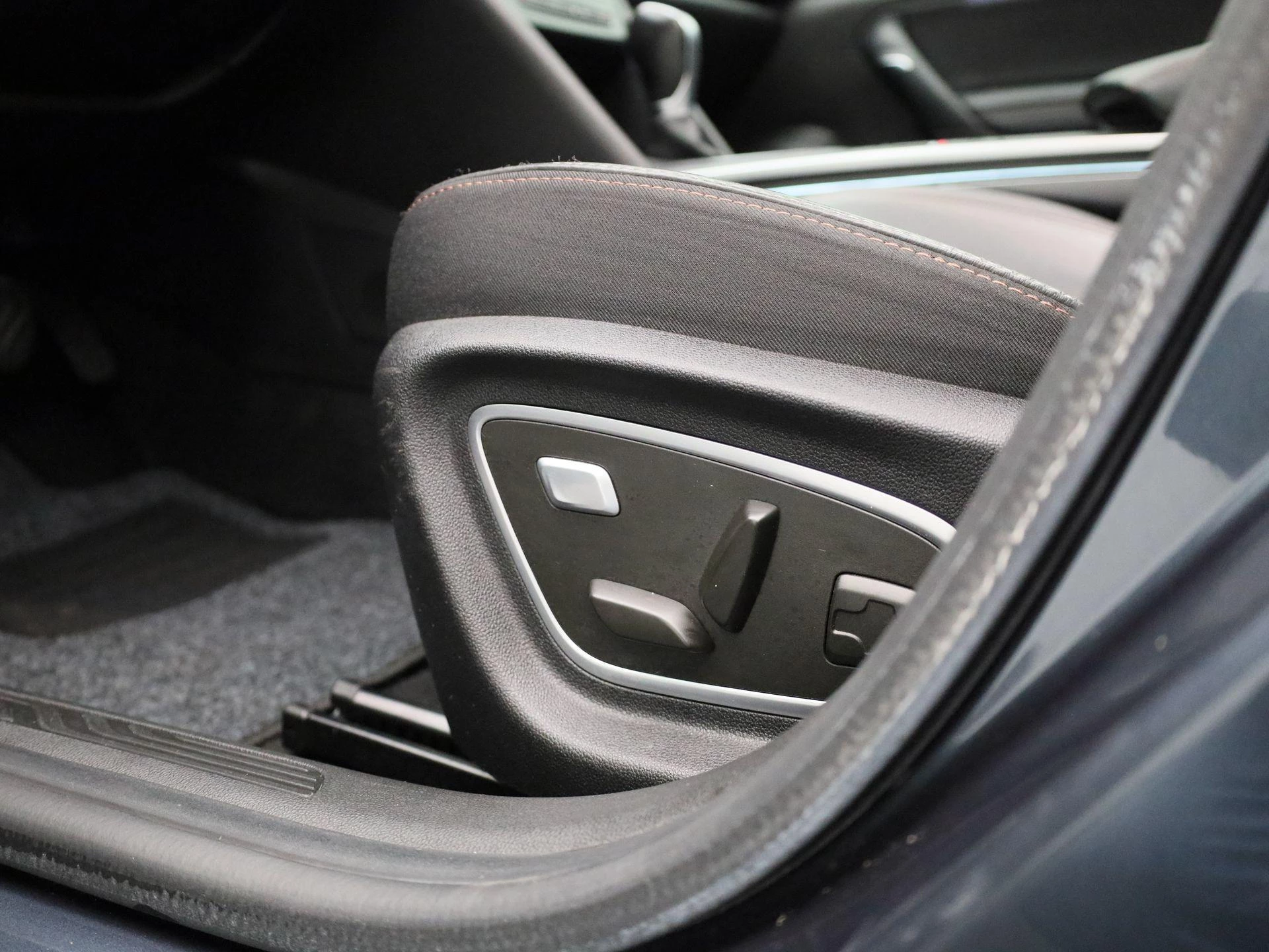 Renault-Megane E-Tech-image-38