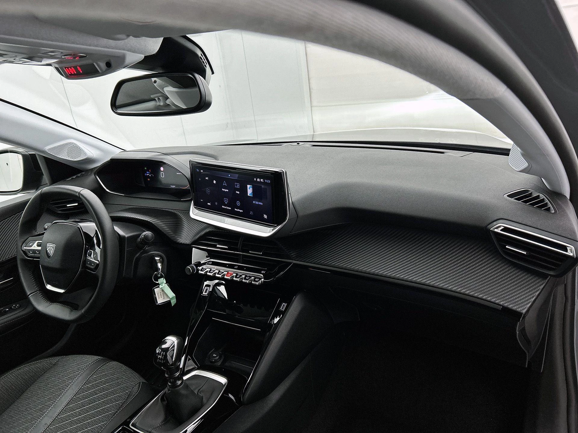 Peugeot-208-image-15