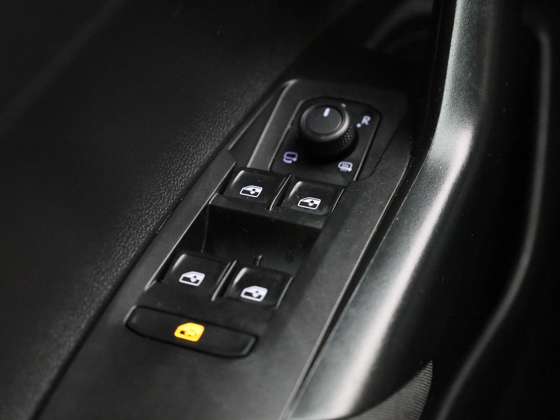 Volkswagen-Polo-image-29