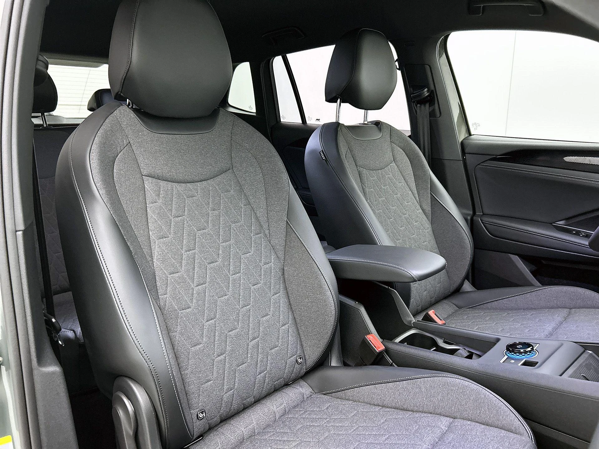 Volkswagen-Tiguan-image-35