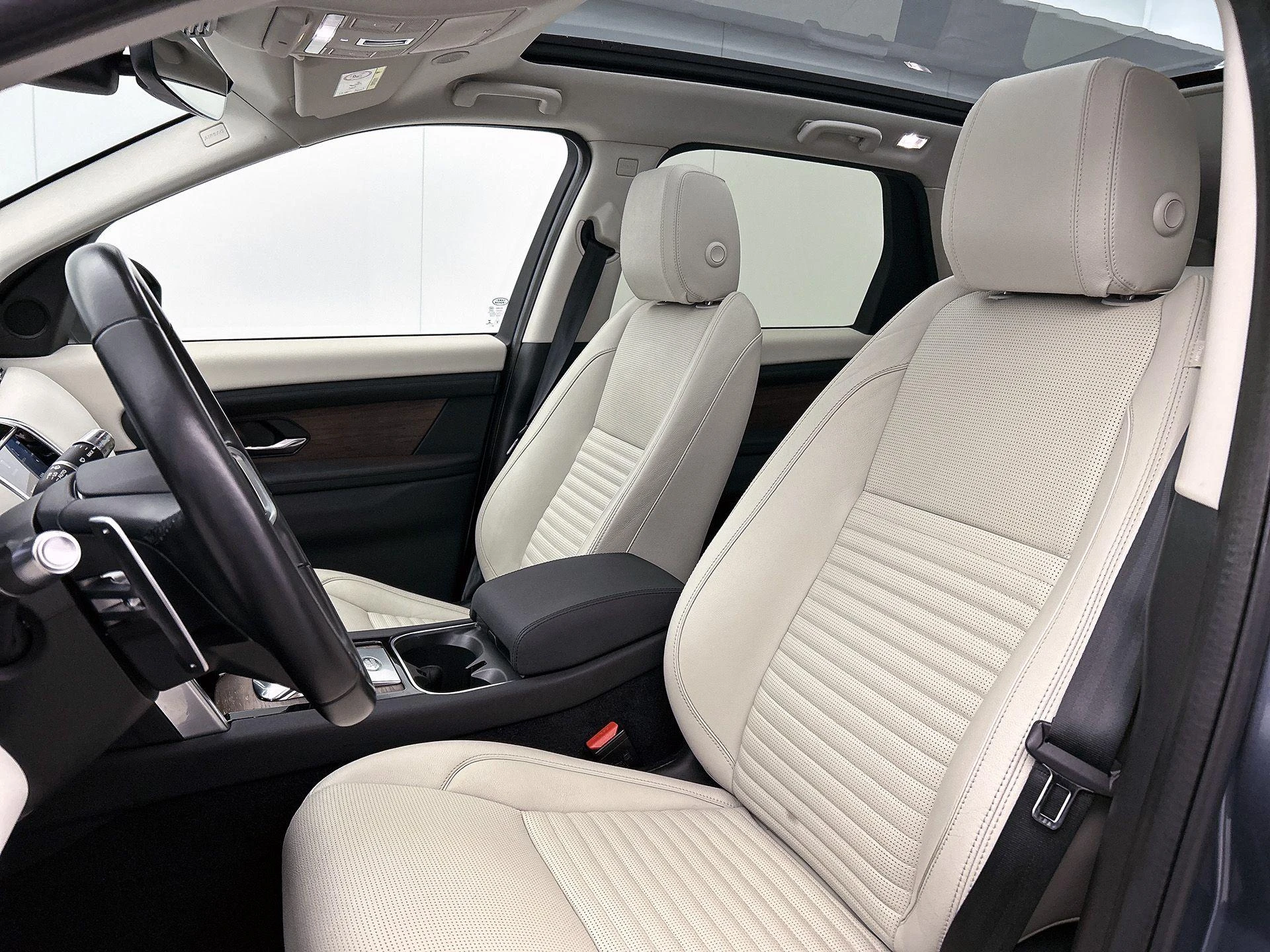 Land Rover-Discovery Sport-image-34