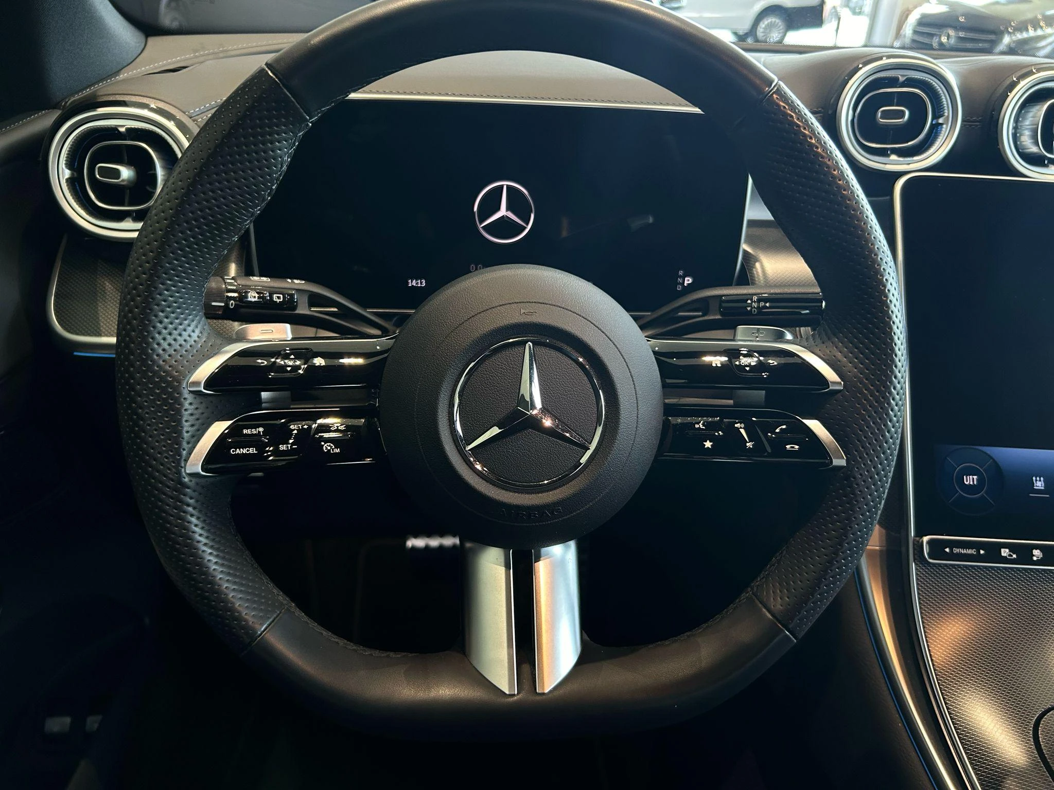 Mercedes-Benz-GLC-image-13