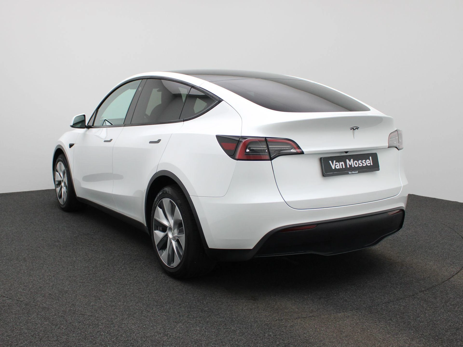 Tesla-Model Y-image-1