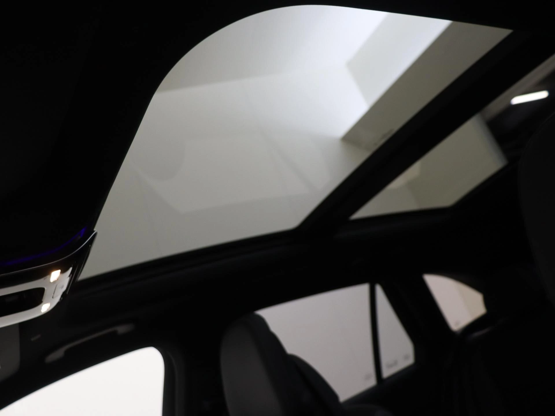 Mercedes-Benz-GLC-image-26