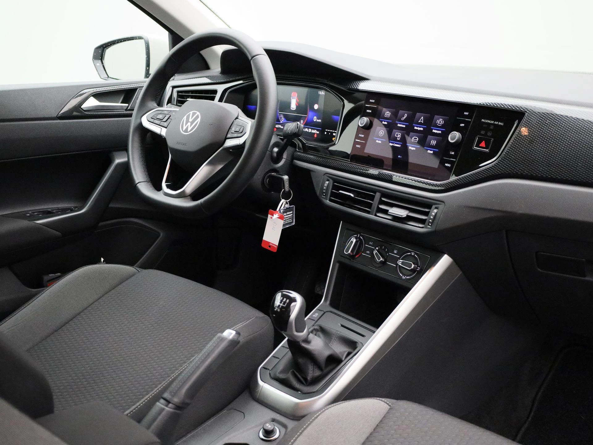 Volkswagen-Polo-image-33