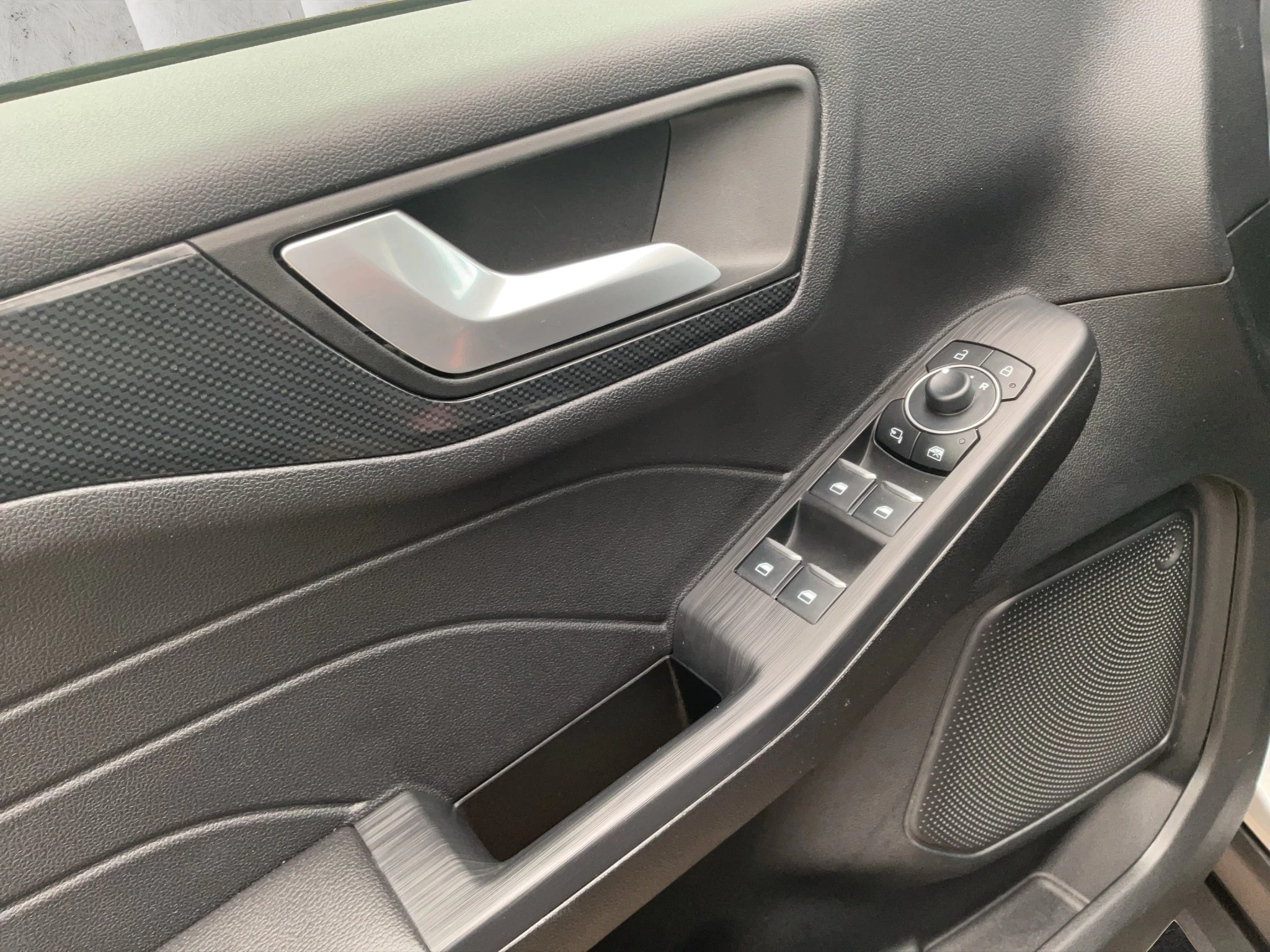 Ford Kuga ST-Line X*PANO*AHK*KAM*ACC*NAVI*SOUND-SYS.