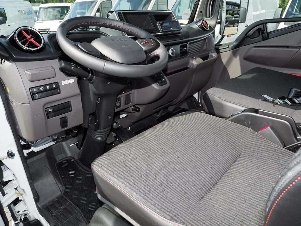 FUSO-Canter-image-6