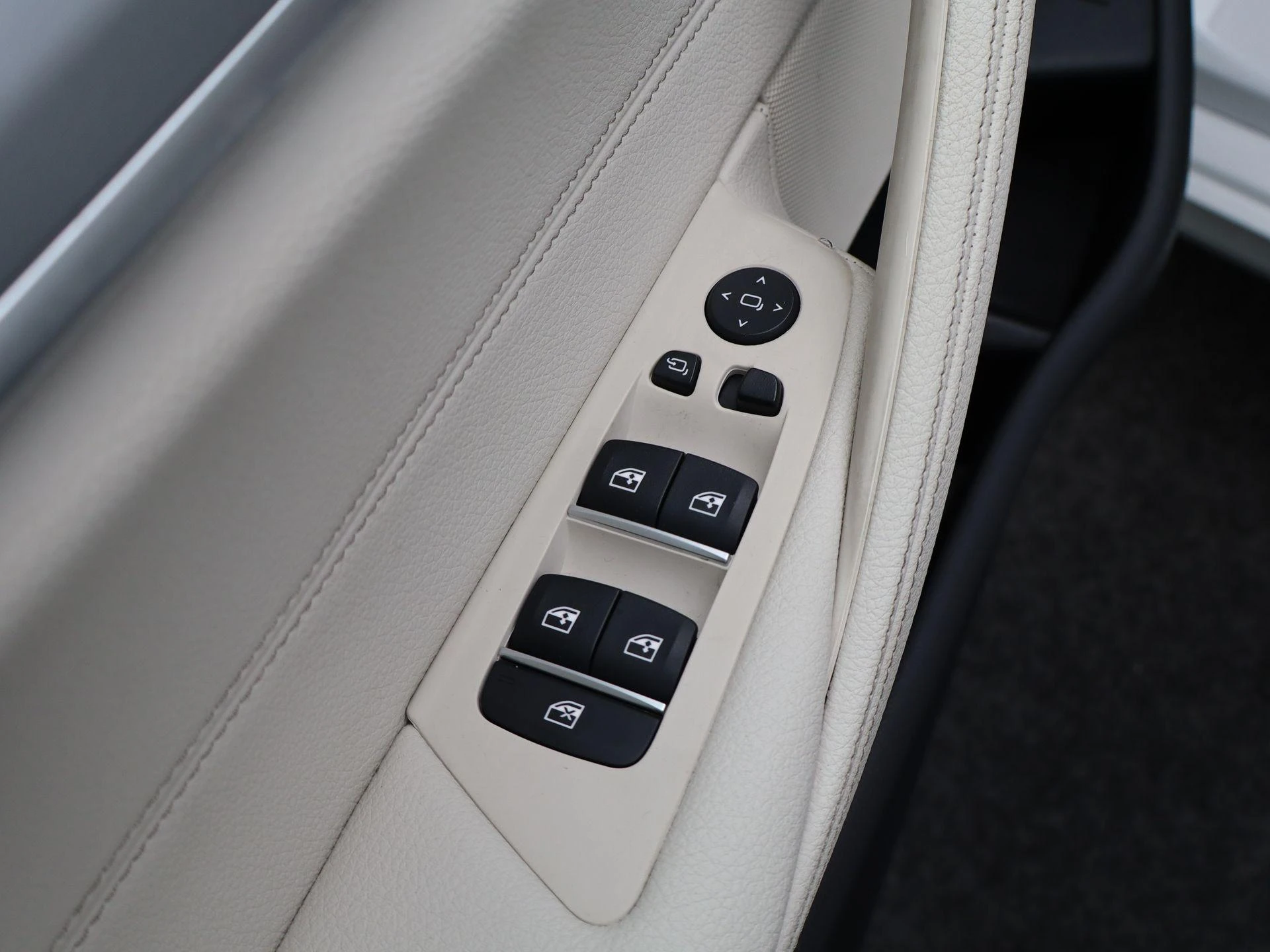BMW-5 Serie-image-27