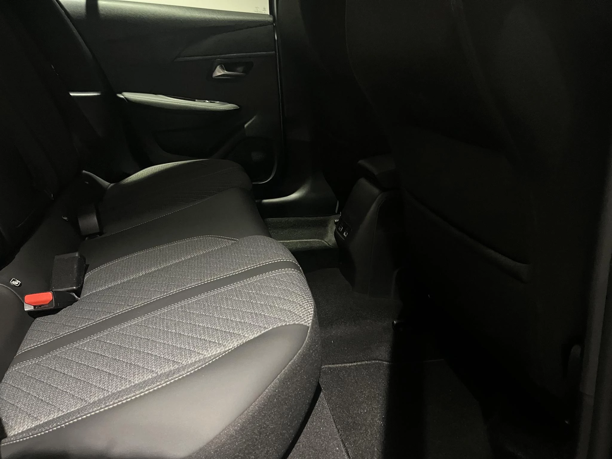 Peugeot-208-image-20
