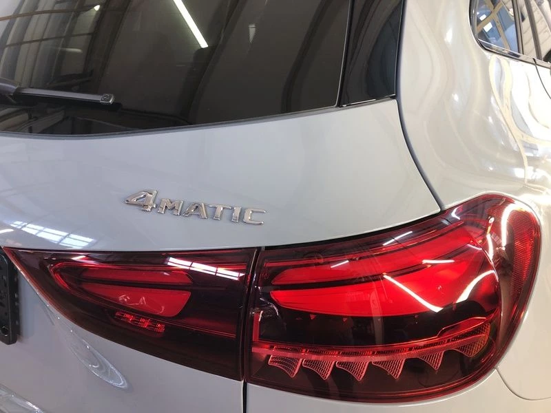 Mercedes-Benz-GLA 200 d-image-13