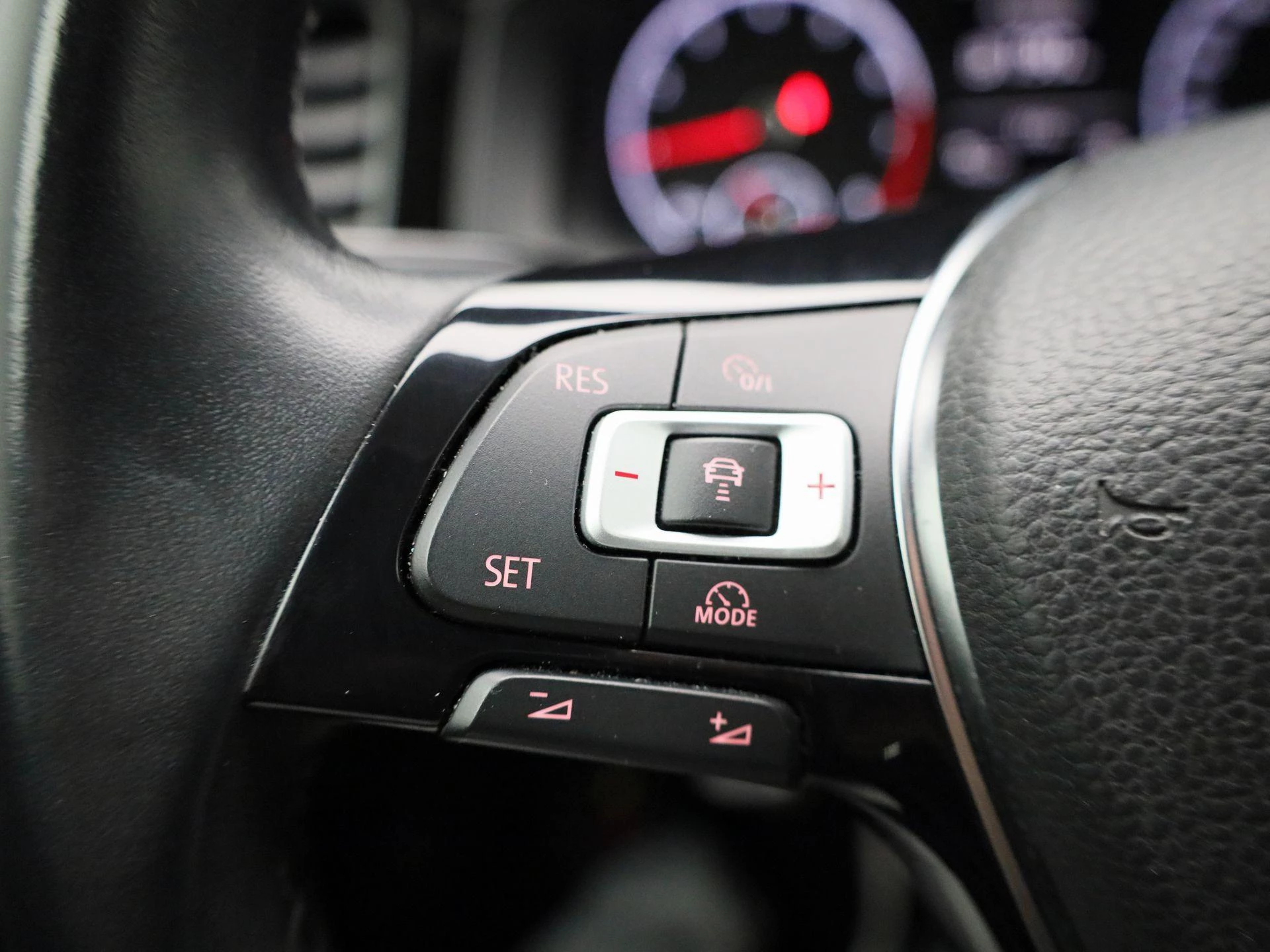 Volkswagen-Polo-image-17