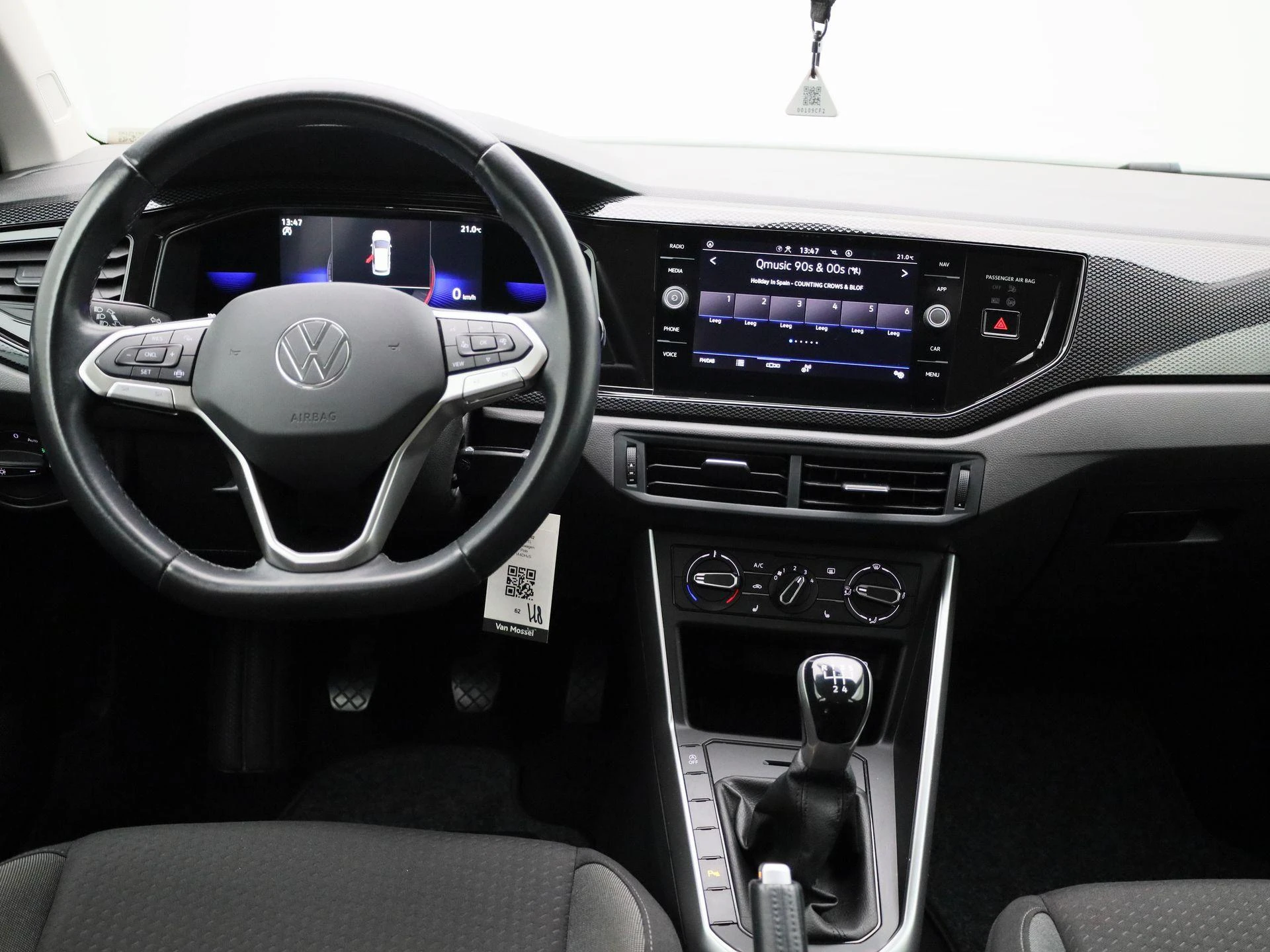 Volkswagen-Polo-image-6