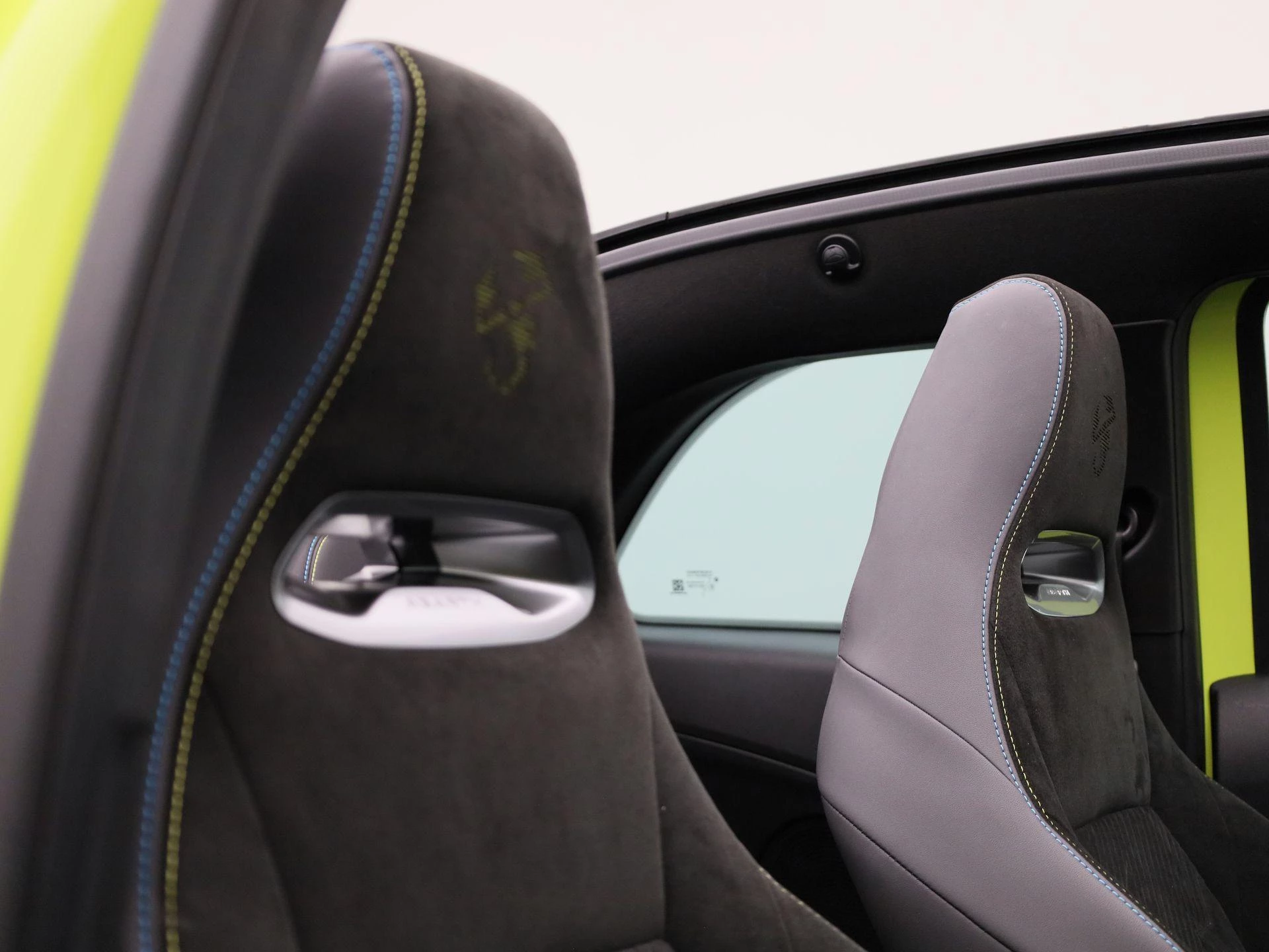 Abarth-500C-image-38