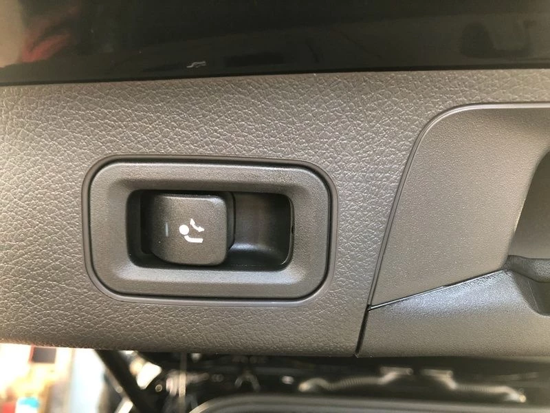 Mercedes-Benz GLA 200 AMG NIGHT PANO AHK KEYLESS WINTER-PAKET AMG LineC118 GLA 200 AMG NIGHT PANO AHK KEYLESS WINTER-PAKET AMG Line