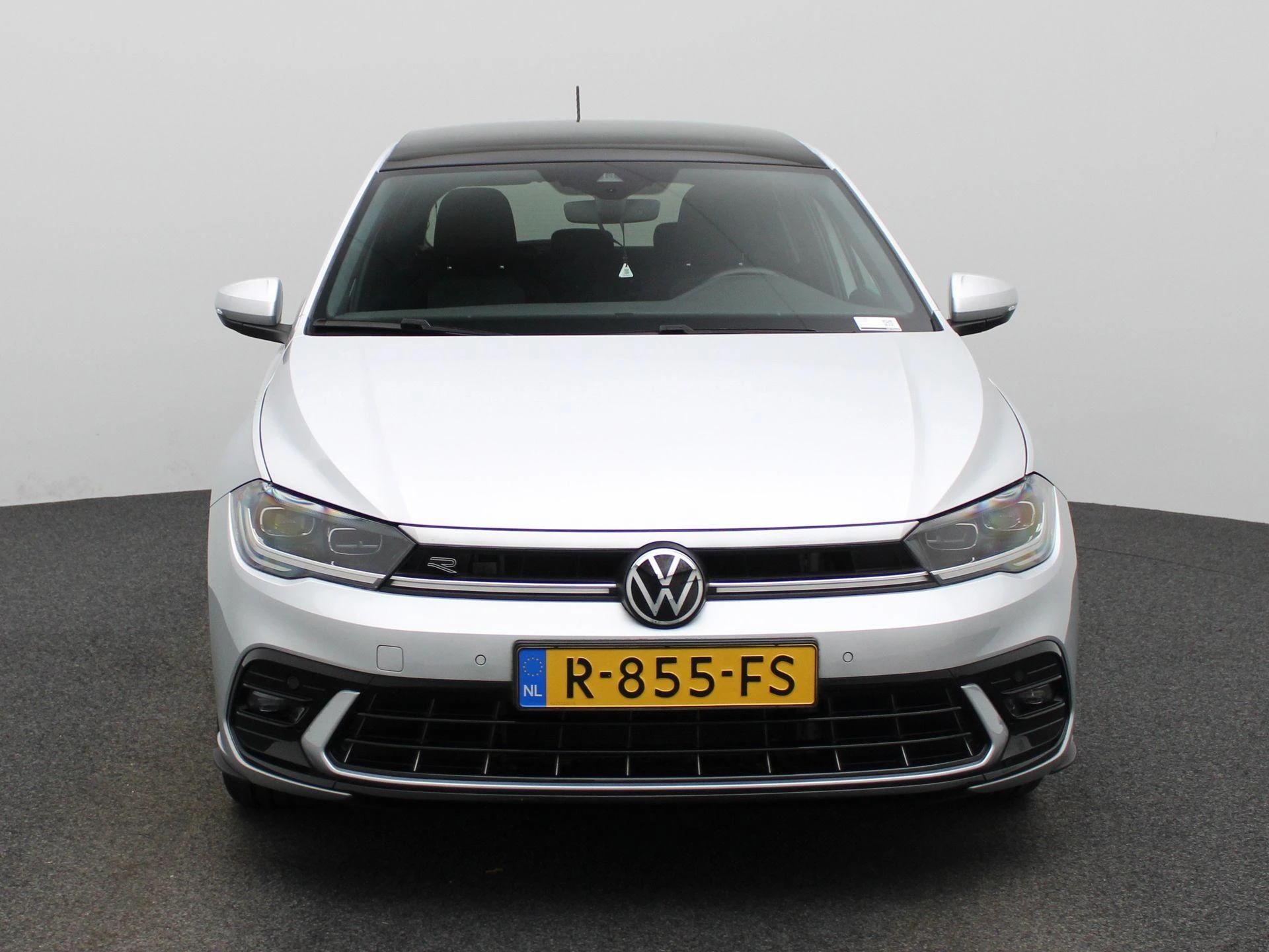 Volkswagen-Polo-image-2