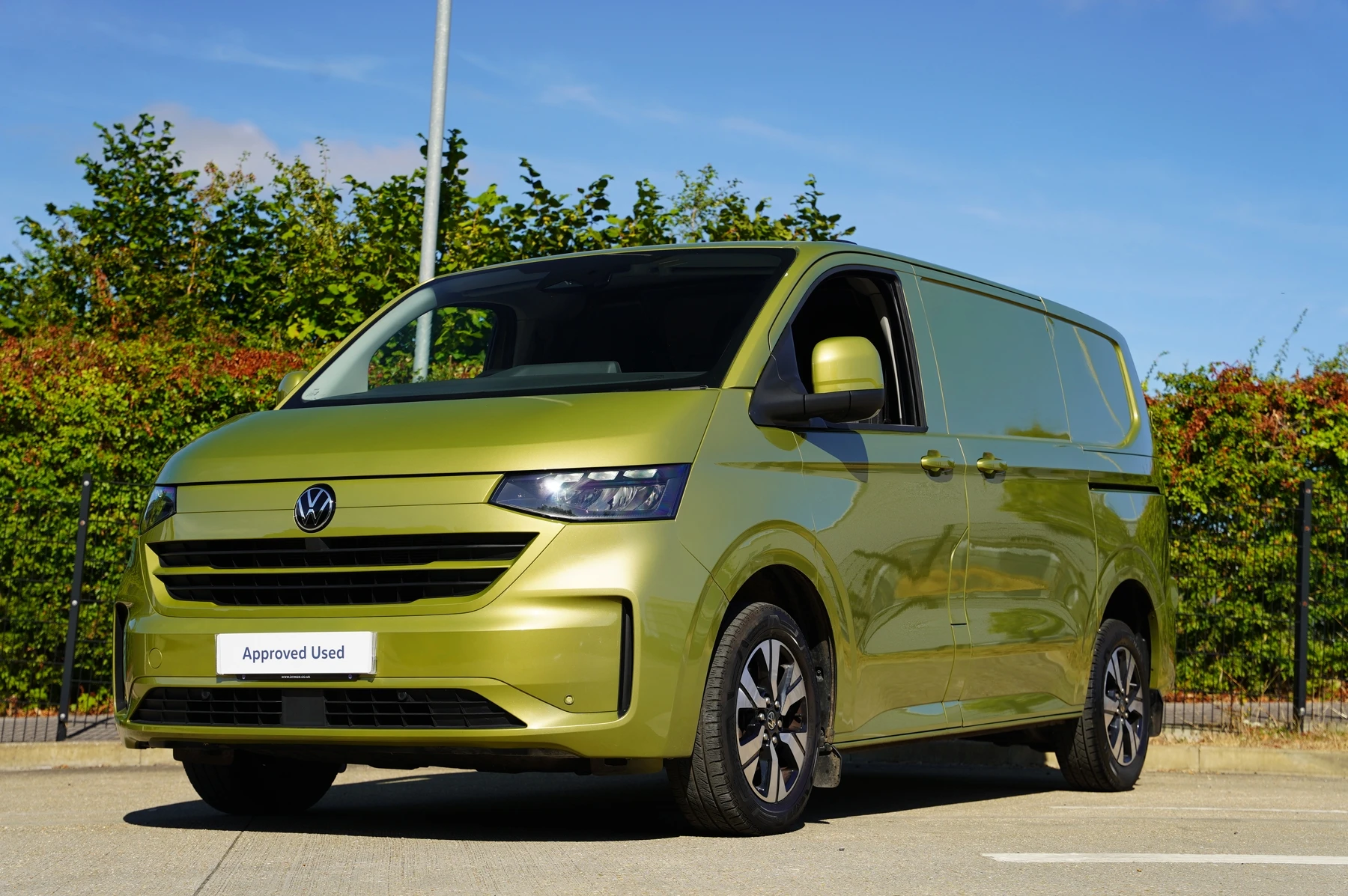 Volkswagen-Transporter-image-35
