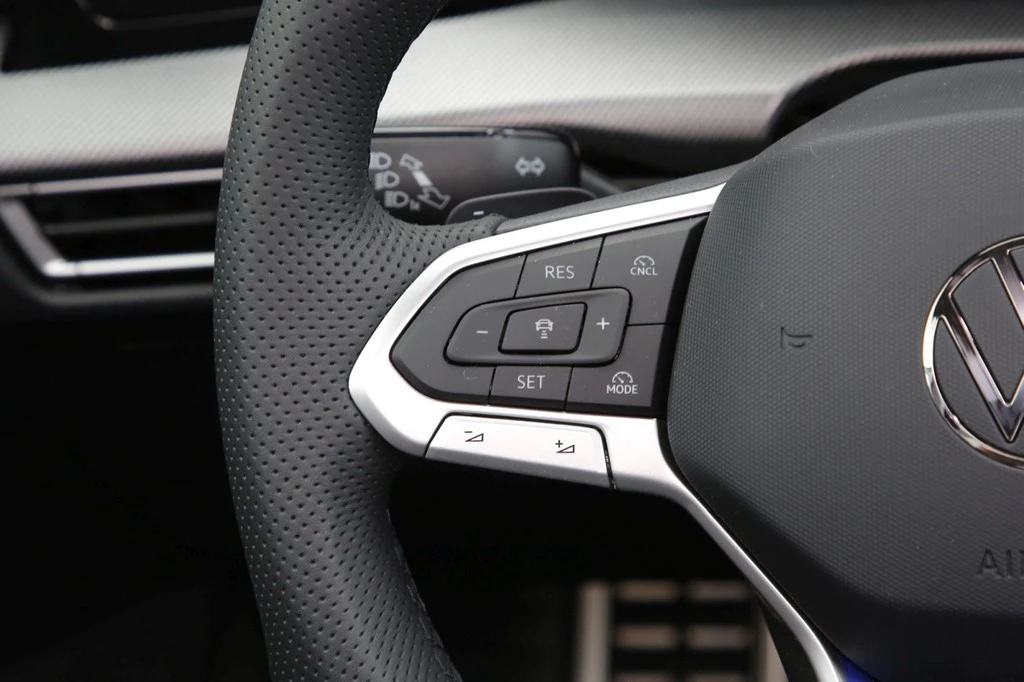 Volkswagen-Golf-image-15