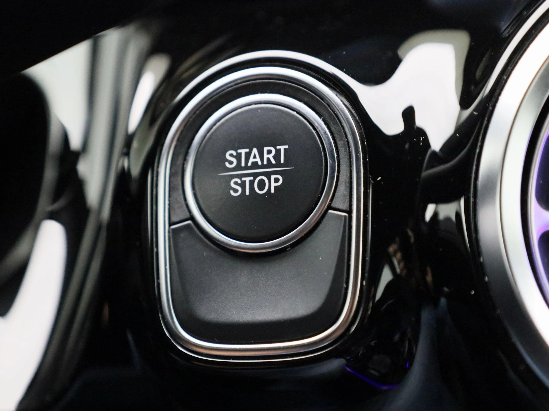 Mercedes-Benz-EQA-image-22