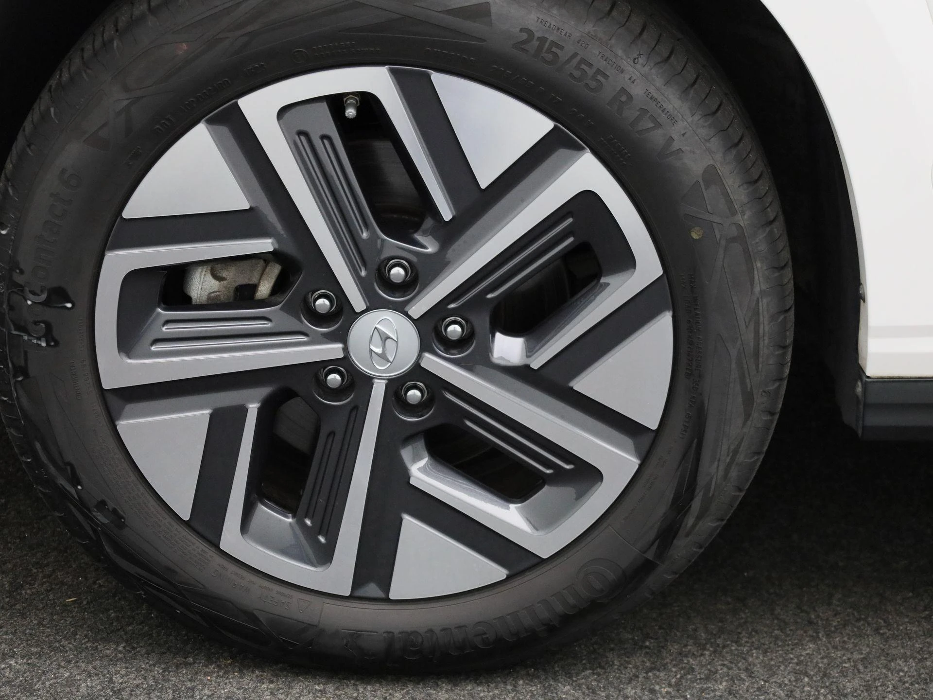 Hyundai-Kona-image-12