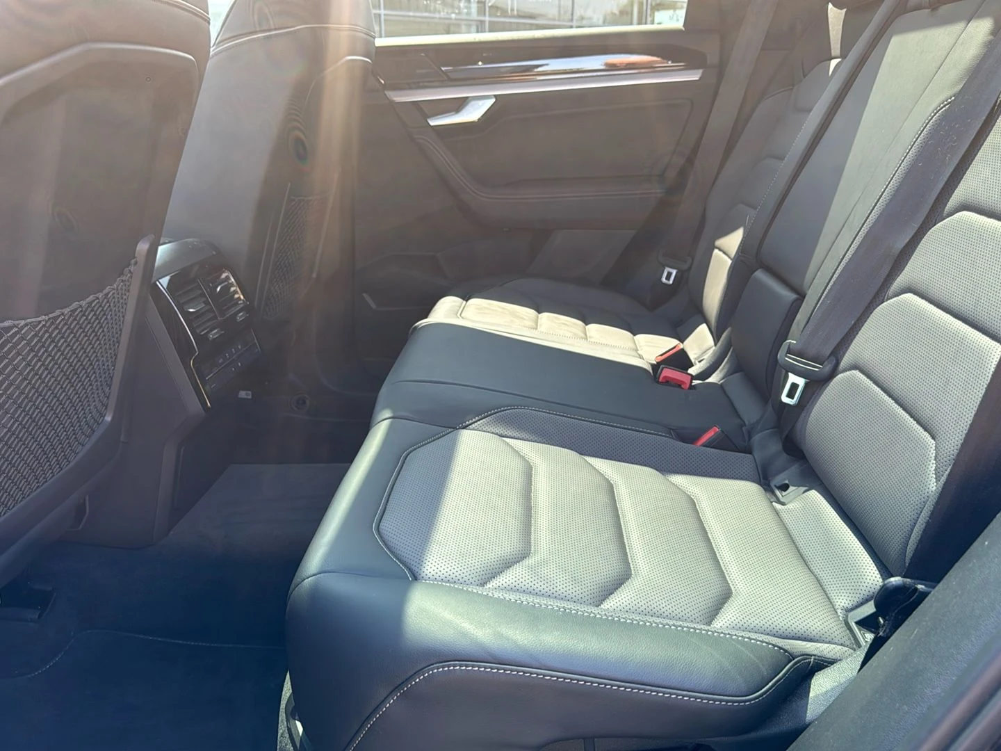Volkswagen-Touareg-image-6