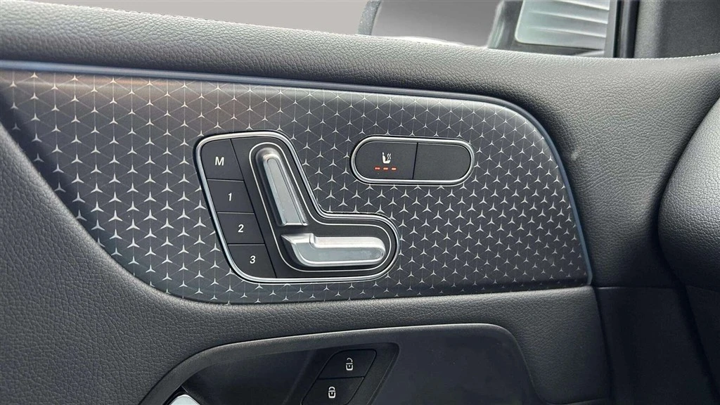 Mercedes-Benz-EQB-image-10