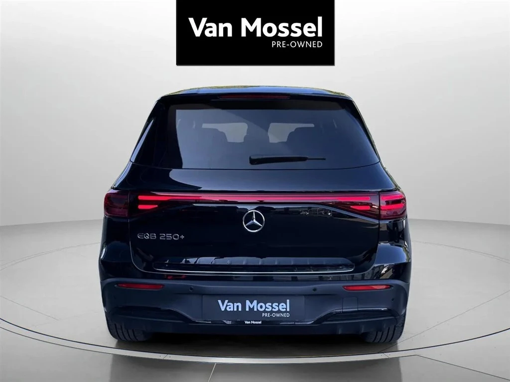Mercedes-Benz-EQB-image-5