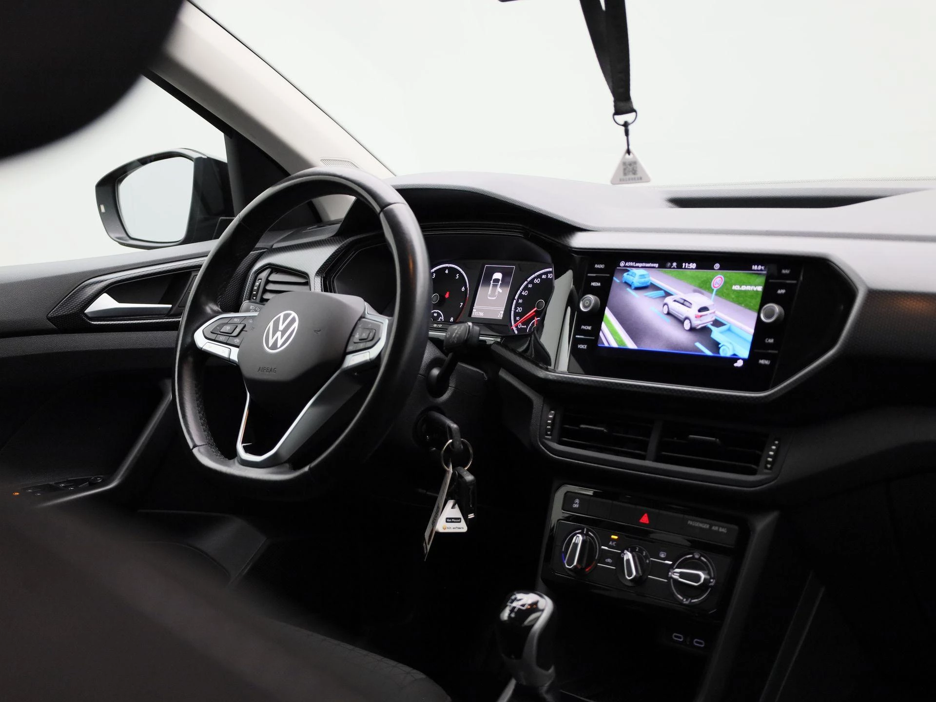 Volkswagen-T-Cross-image-34