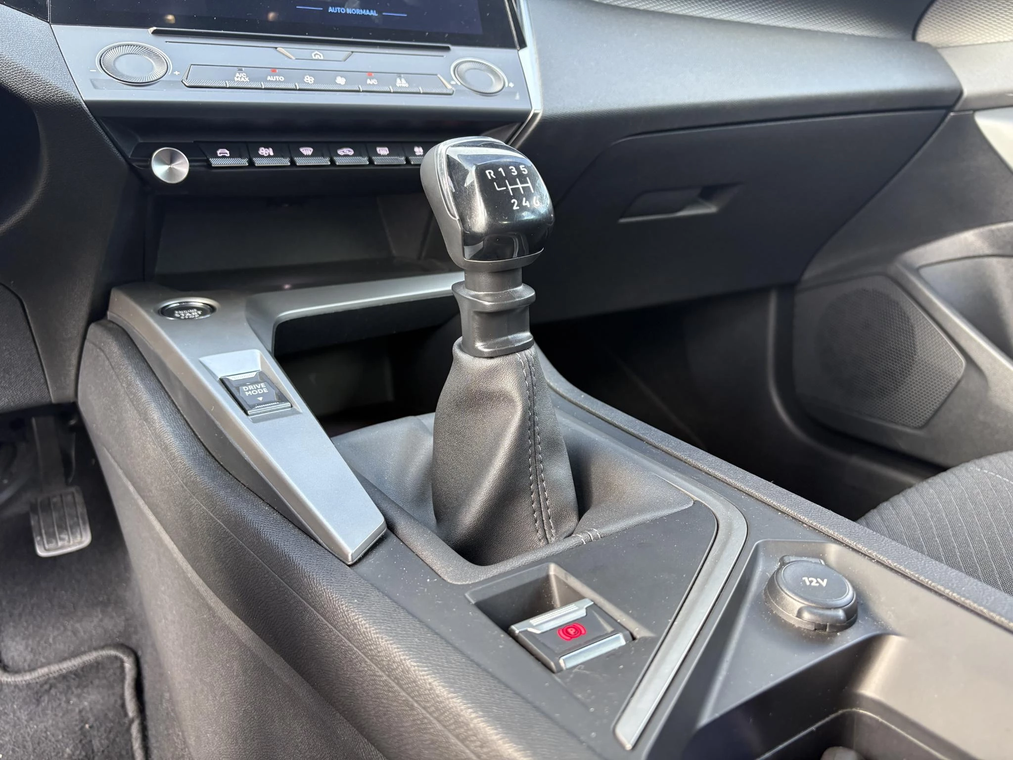 Peugeot-308-image-16