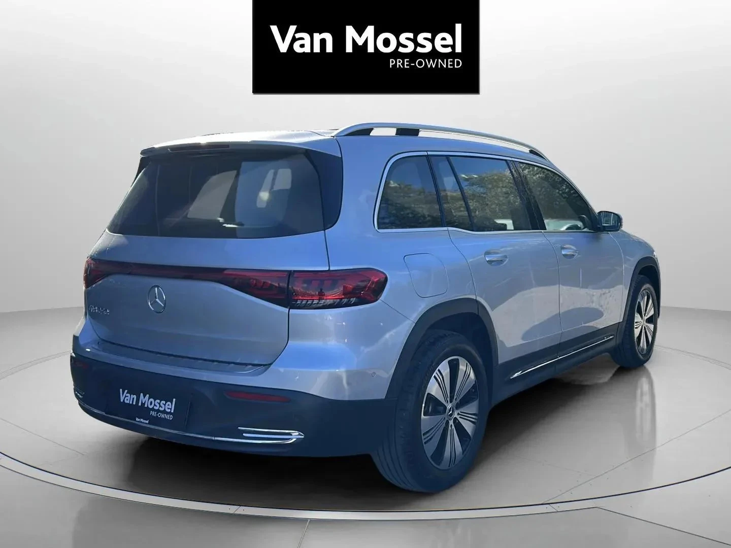 Mercedes-Benz-EQB-image-5